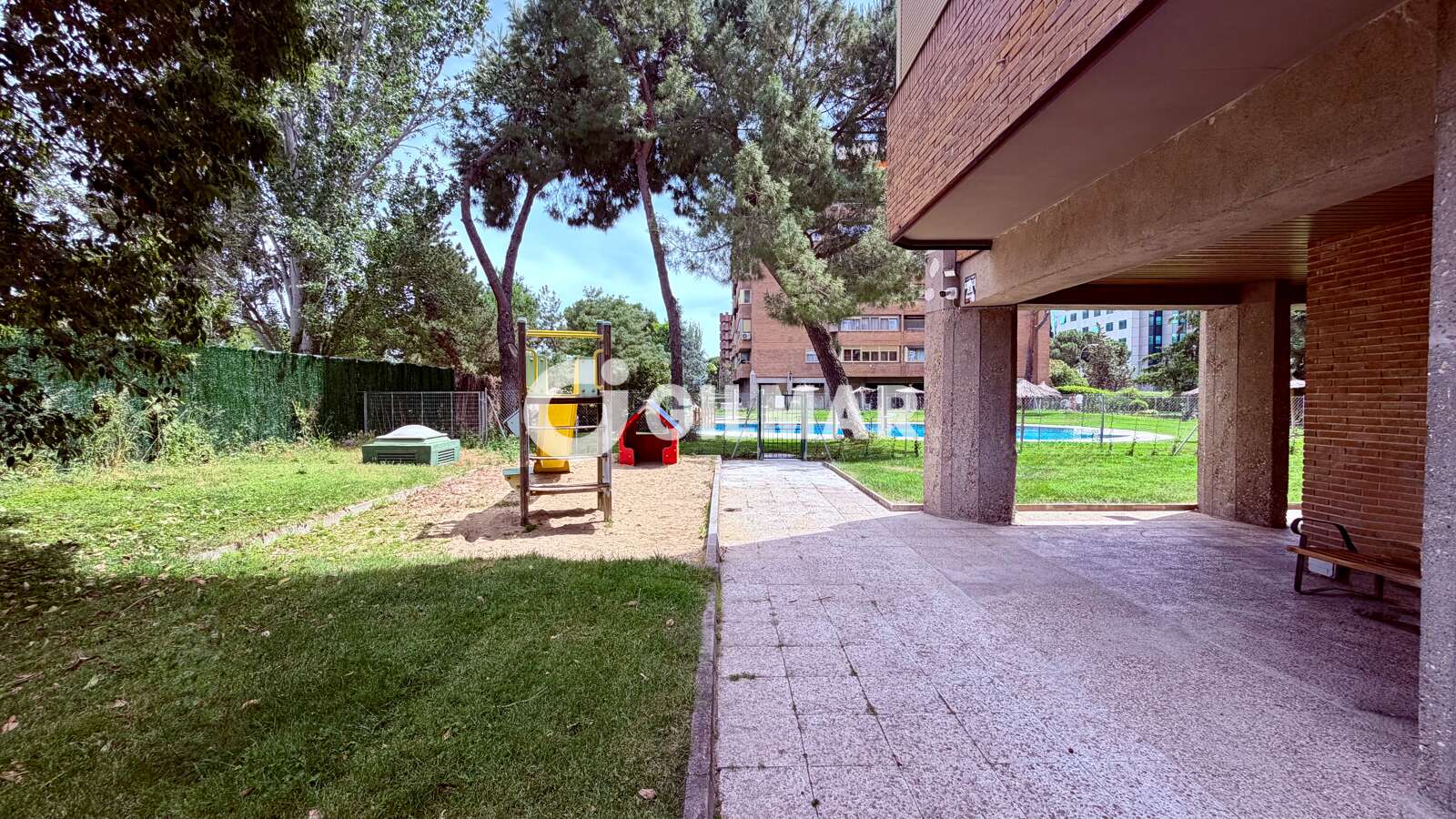Property slider Gilmar