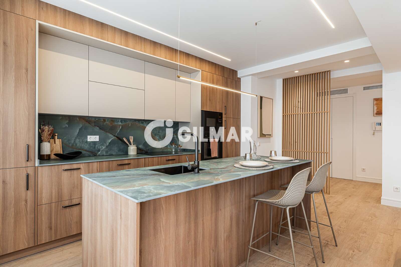 Property slider Gilmar