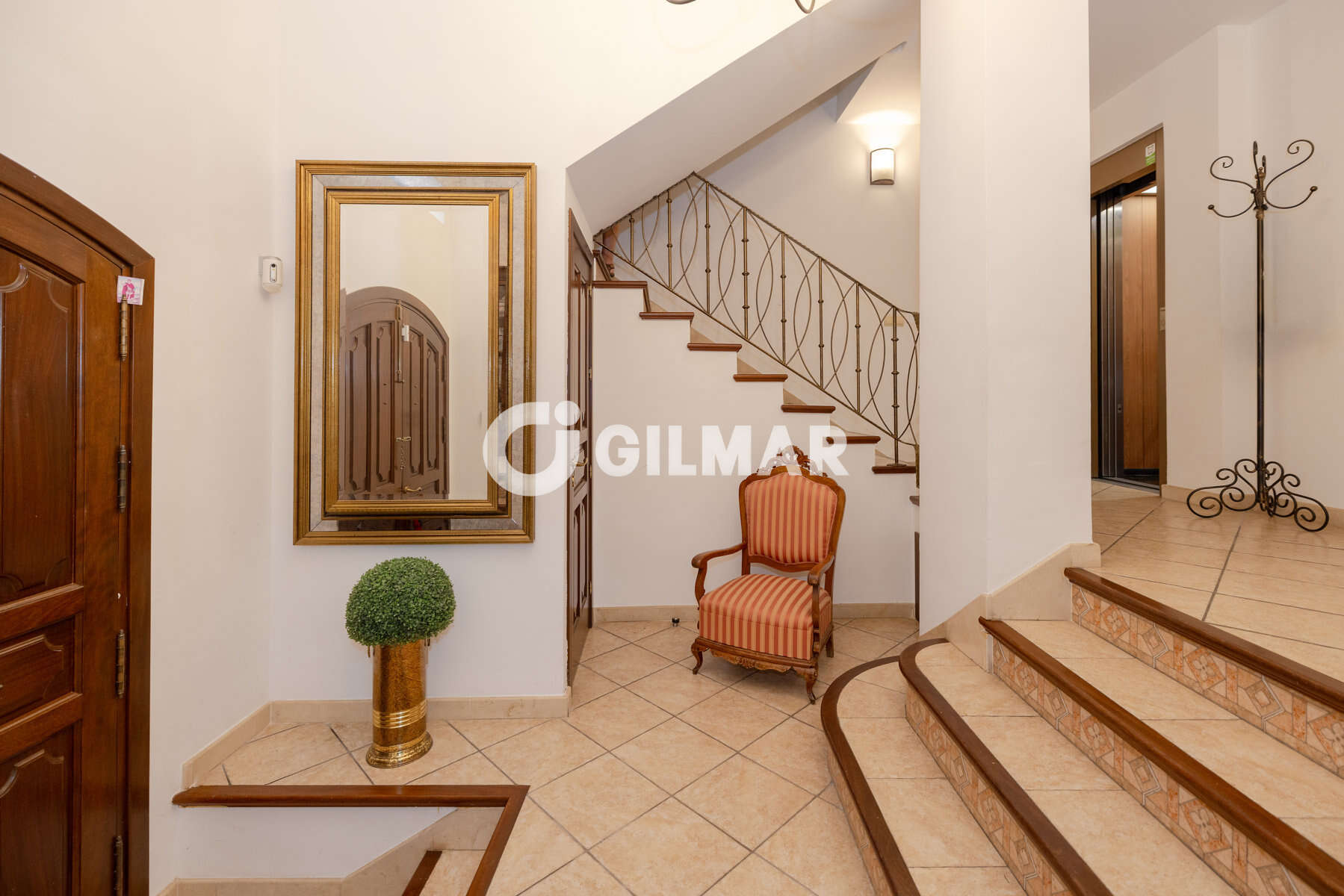 Photo of Semi-detached house