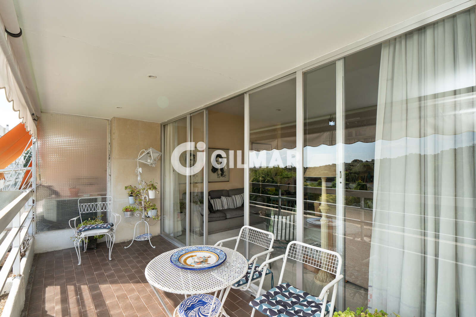 Property slider Gilmar