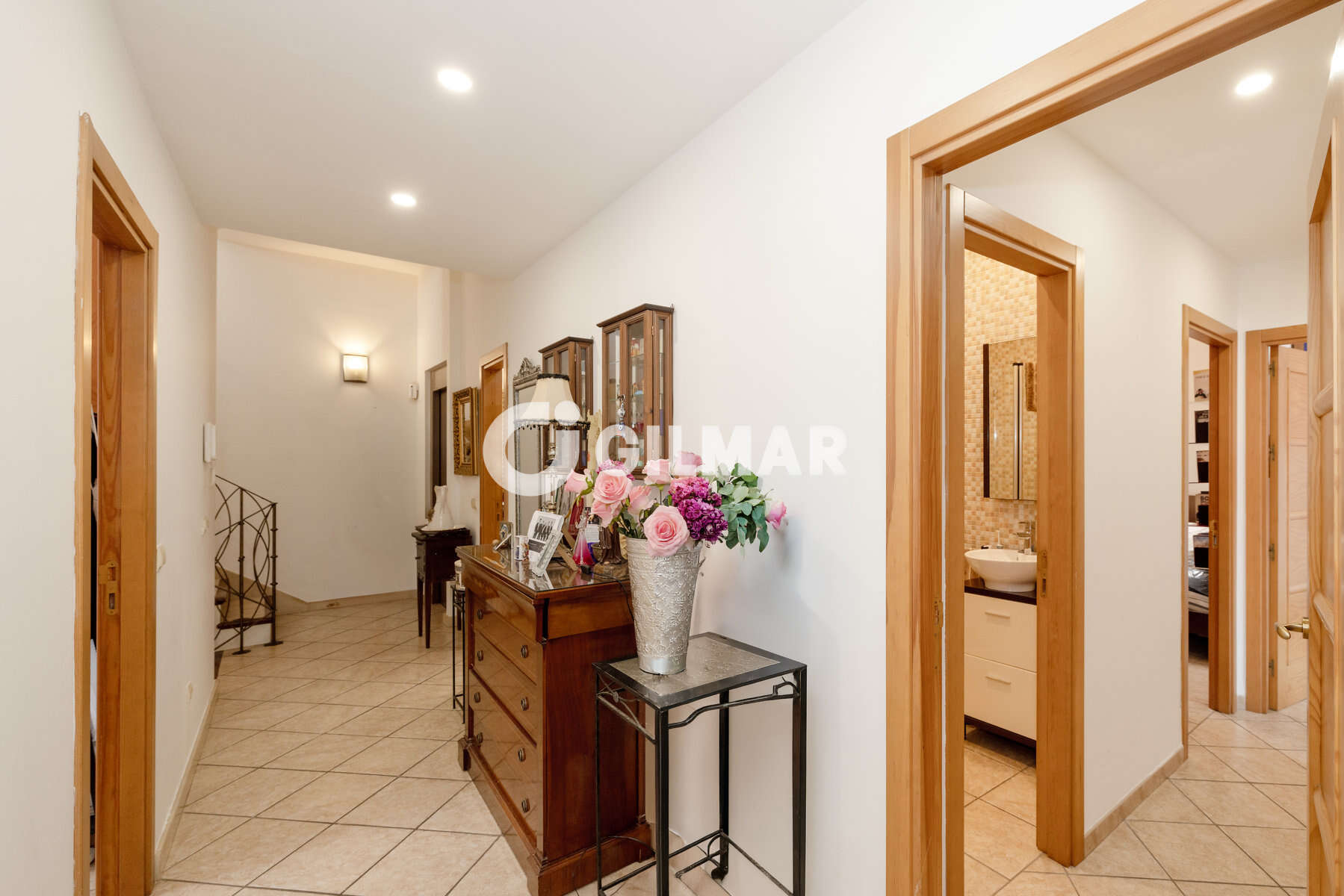 Photo of Semi-detached house