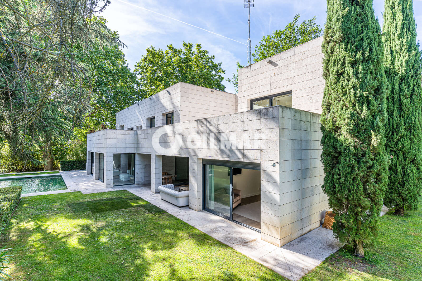 Property slider Gilmar