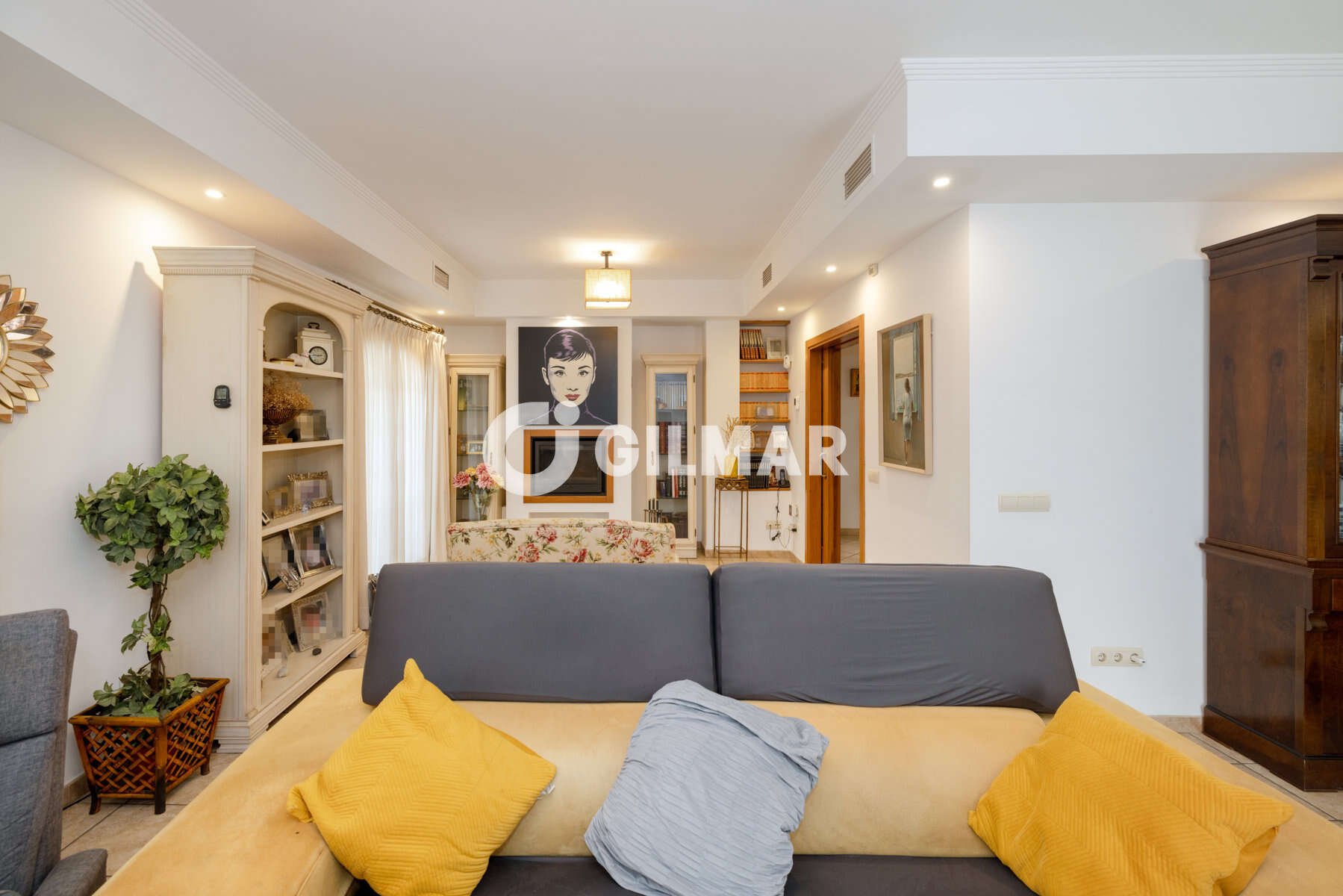 Photo of Semi-detached house