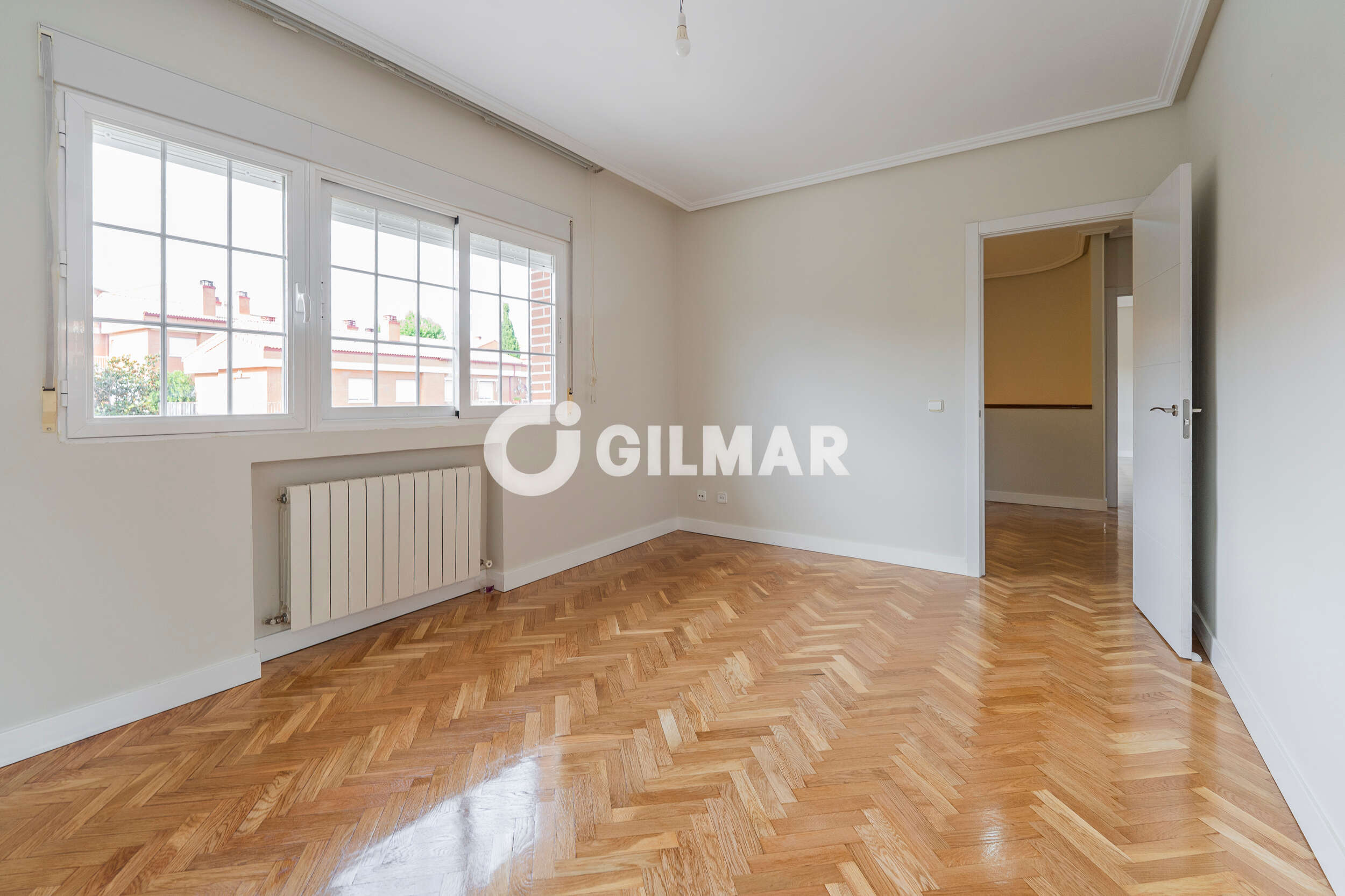 Photo of Semi-detached house