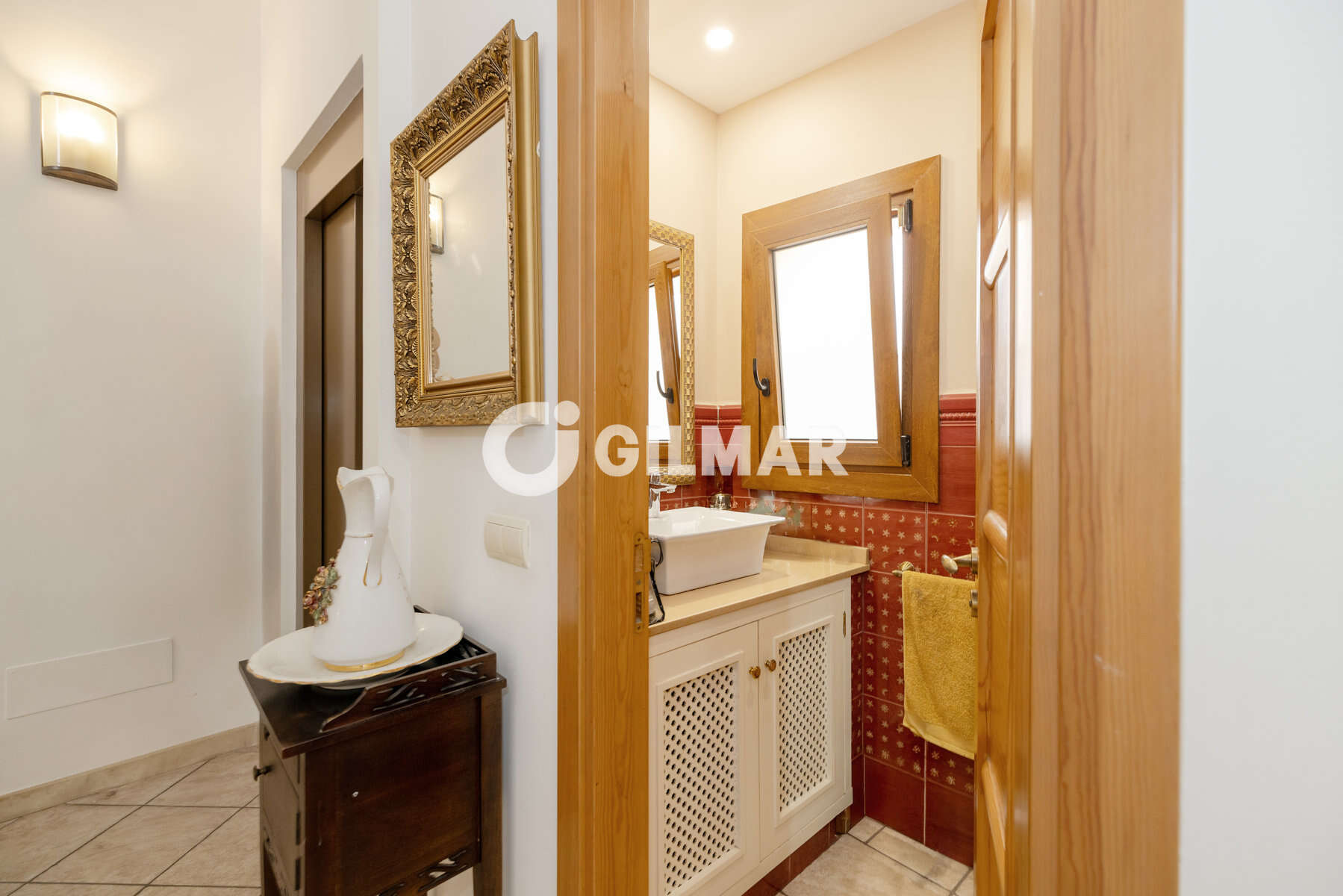 Photo of Semi-detached house