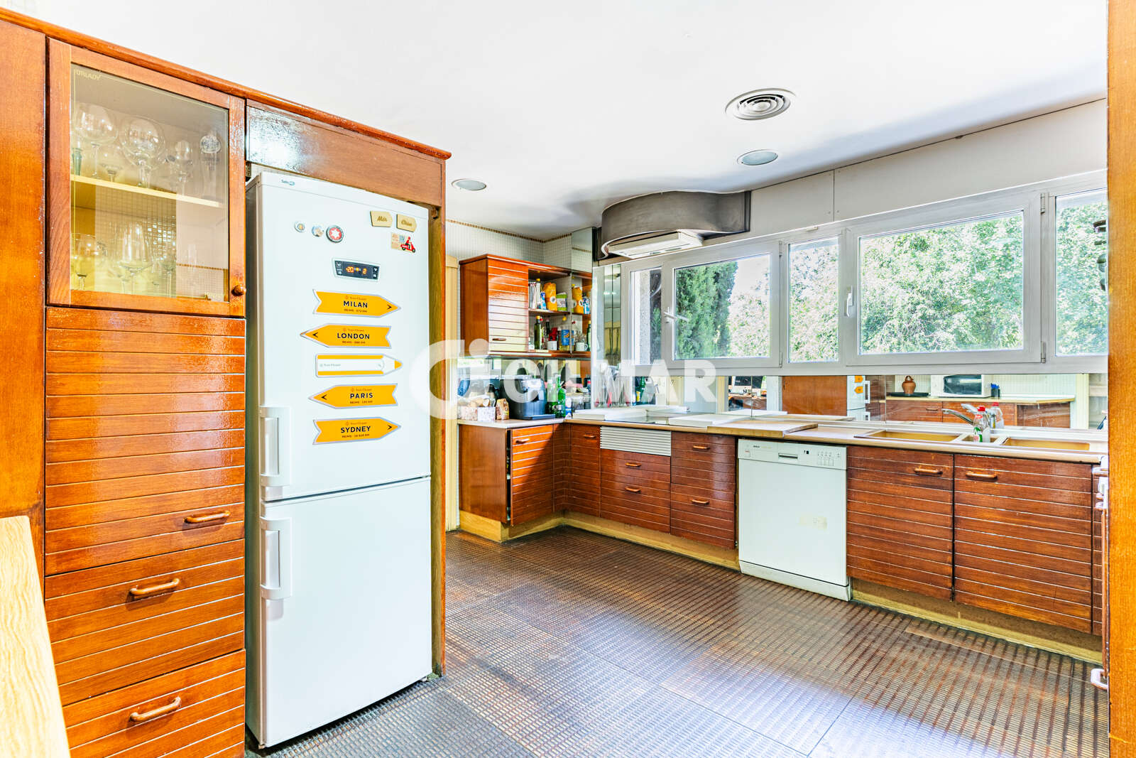 Property slider Gilmar