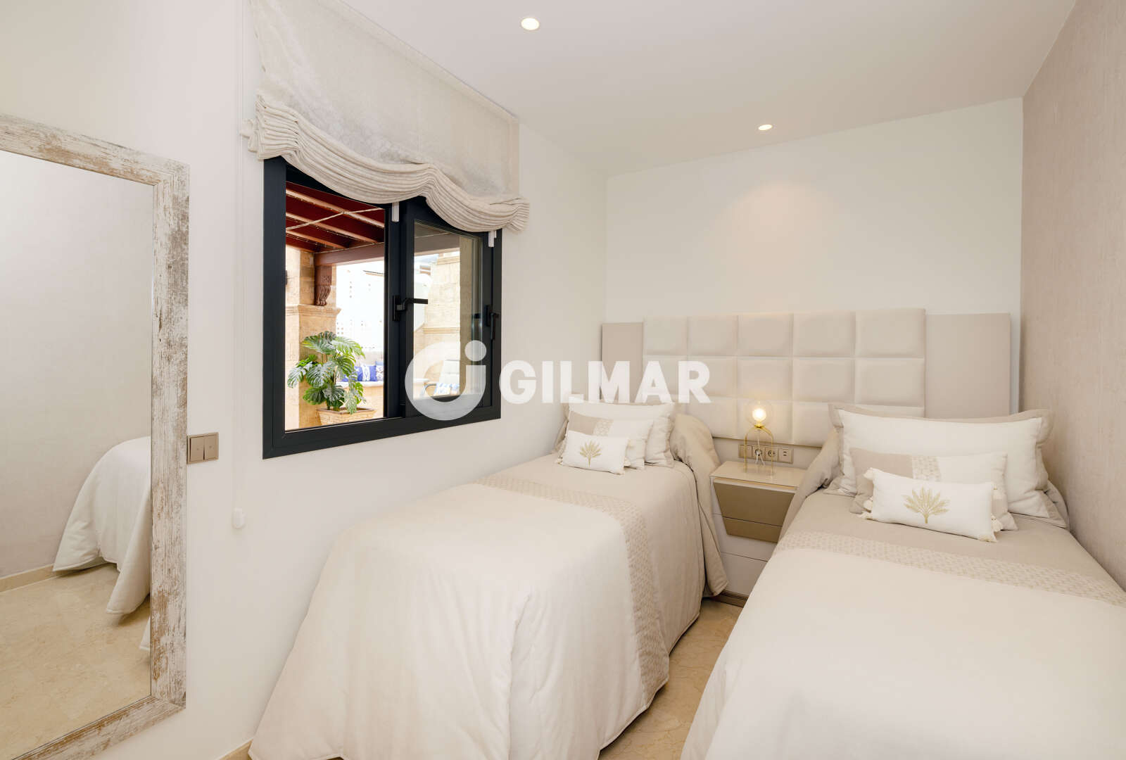Property slider Gilmar