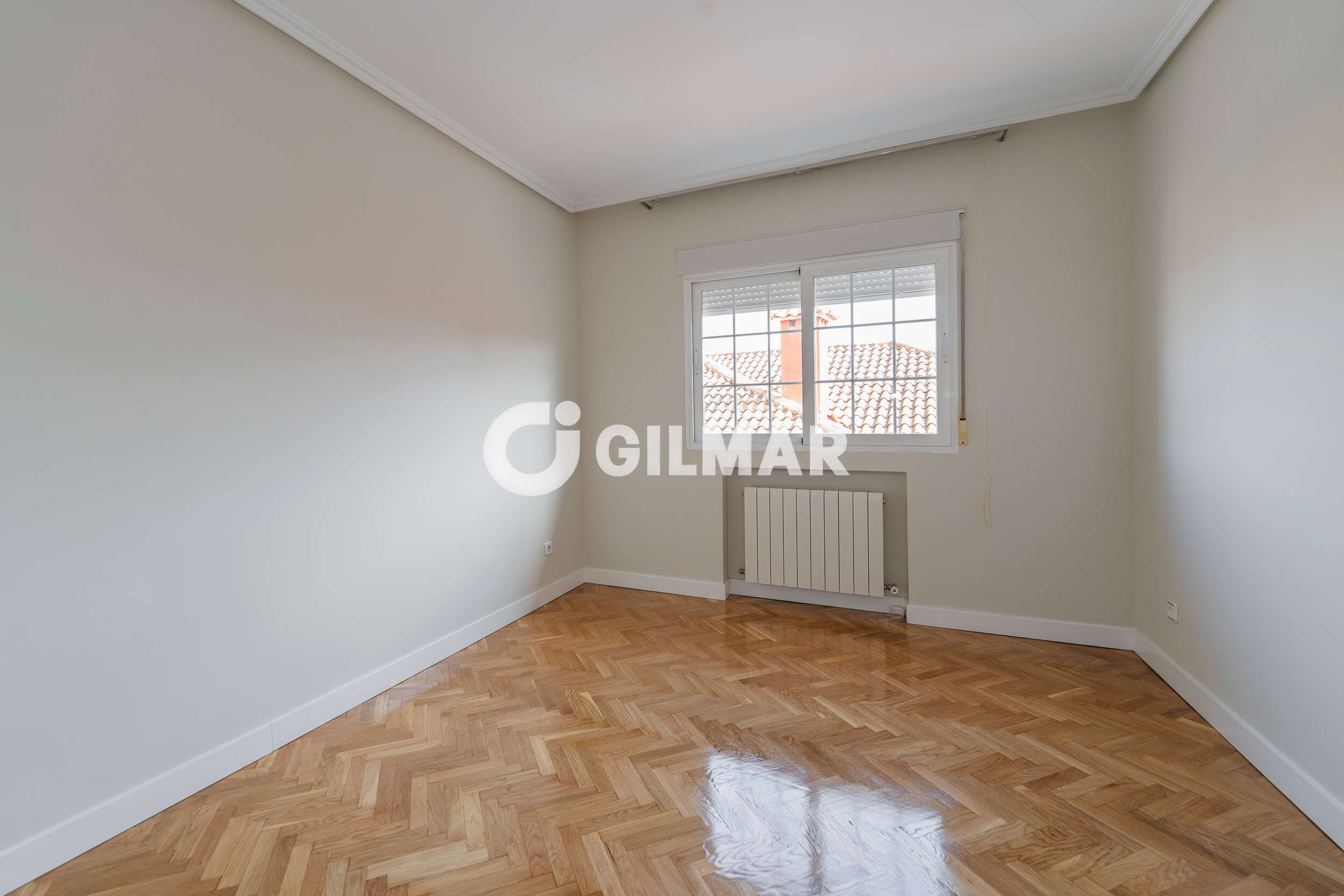 Photo of Semi-detached house