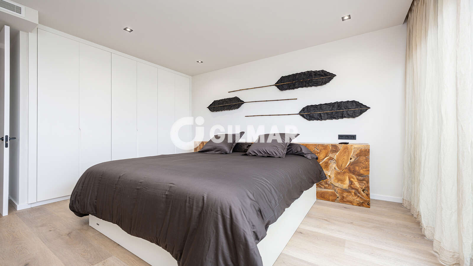 Property slider Gilmar