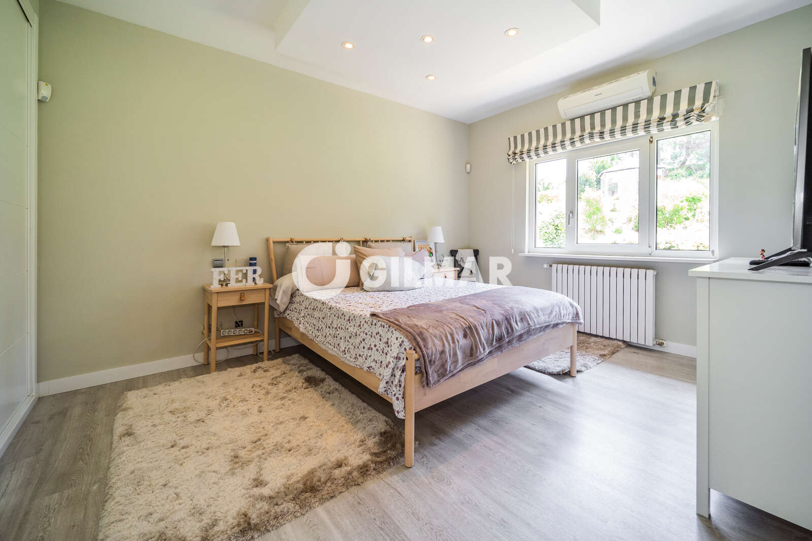 Property slider Gilmar