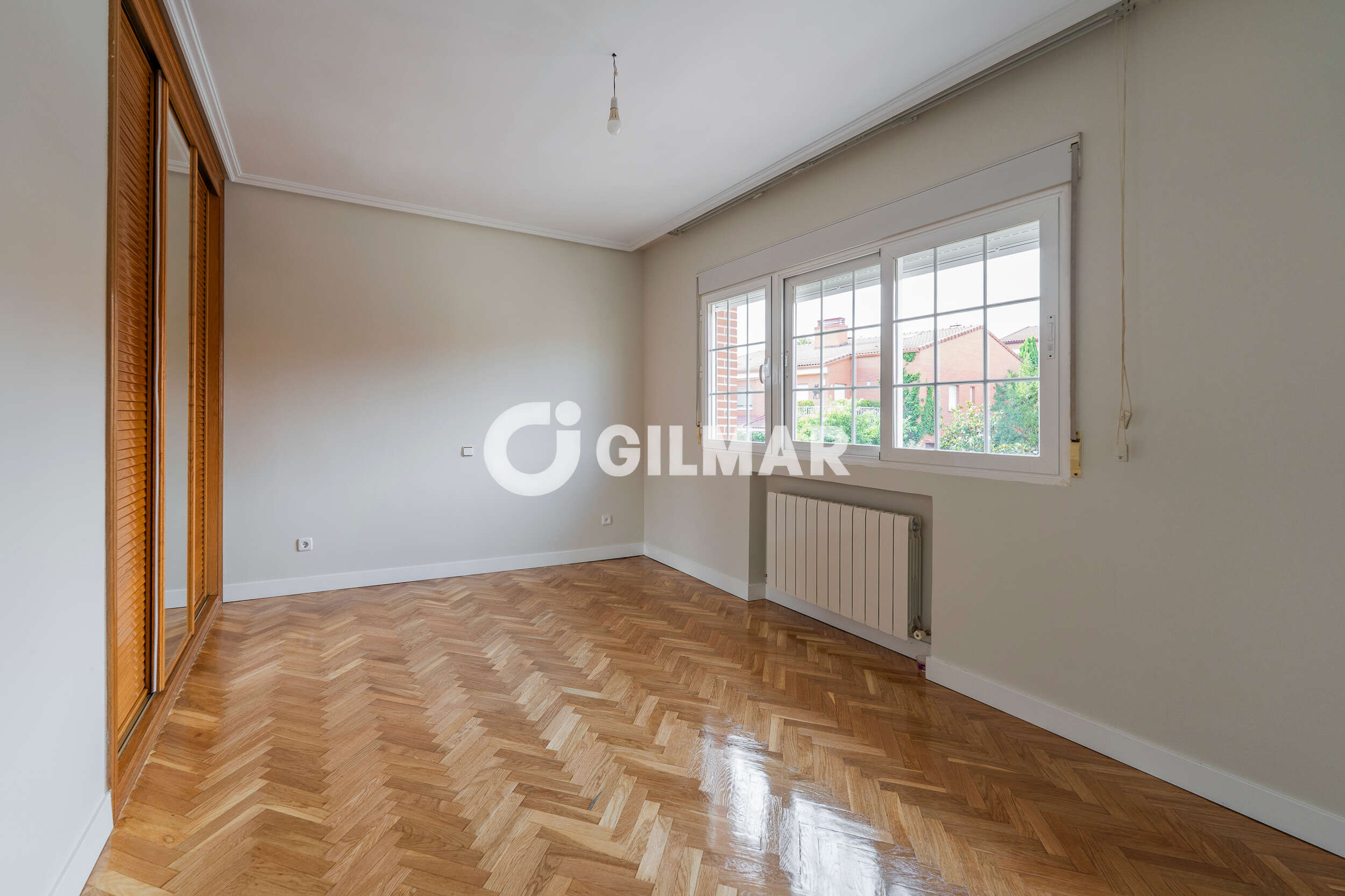 Photo of Semi-detached house