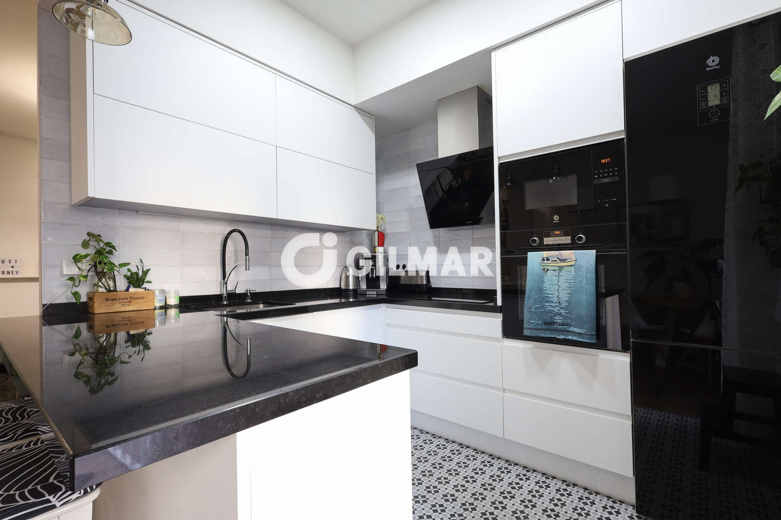 Property slider Gilmar