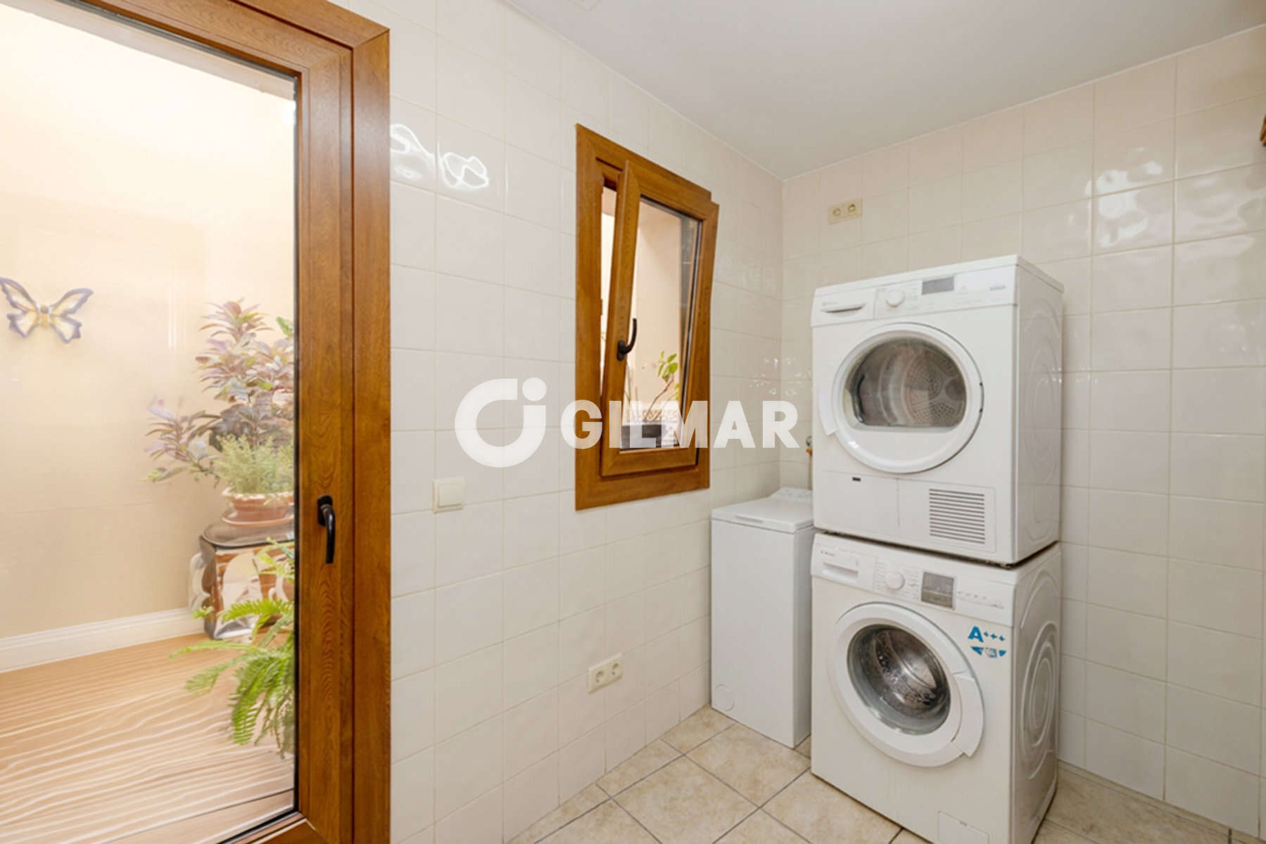 Photo of Semi-detached house