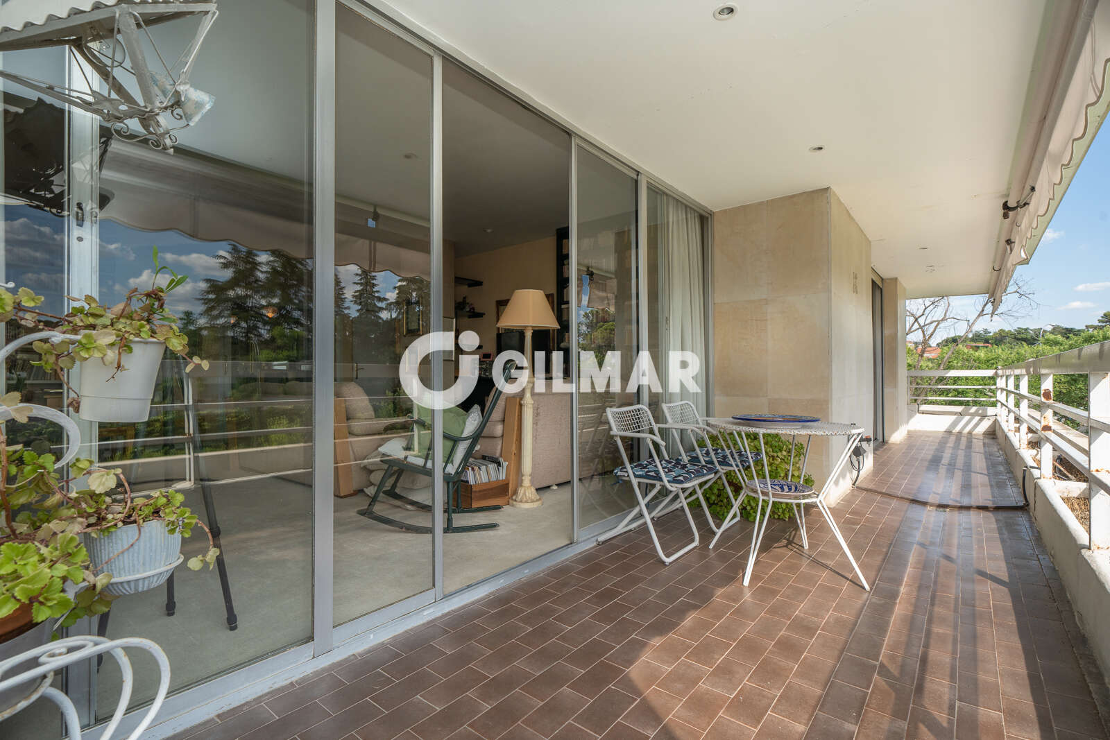Property slider Gilmar
