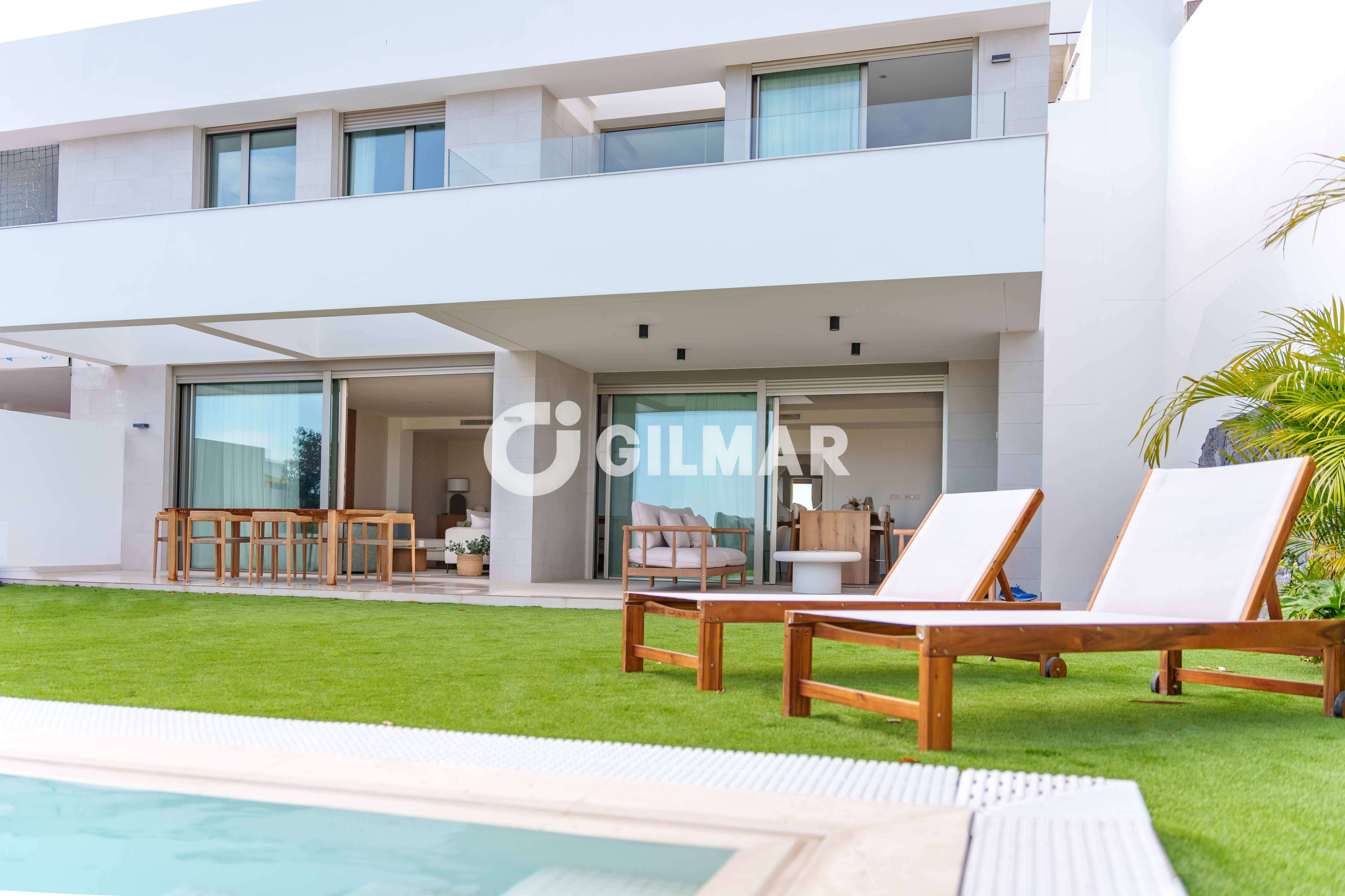 Chalet · 338 m² · 3 dorm