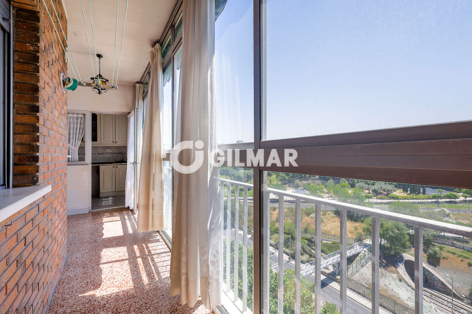 Property slider Gilmar