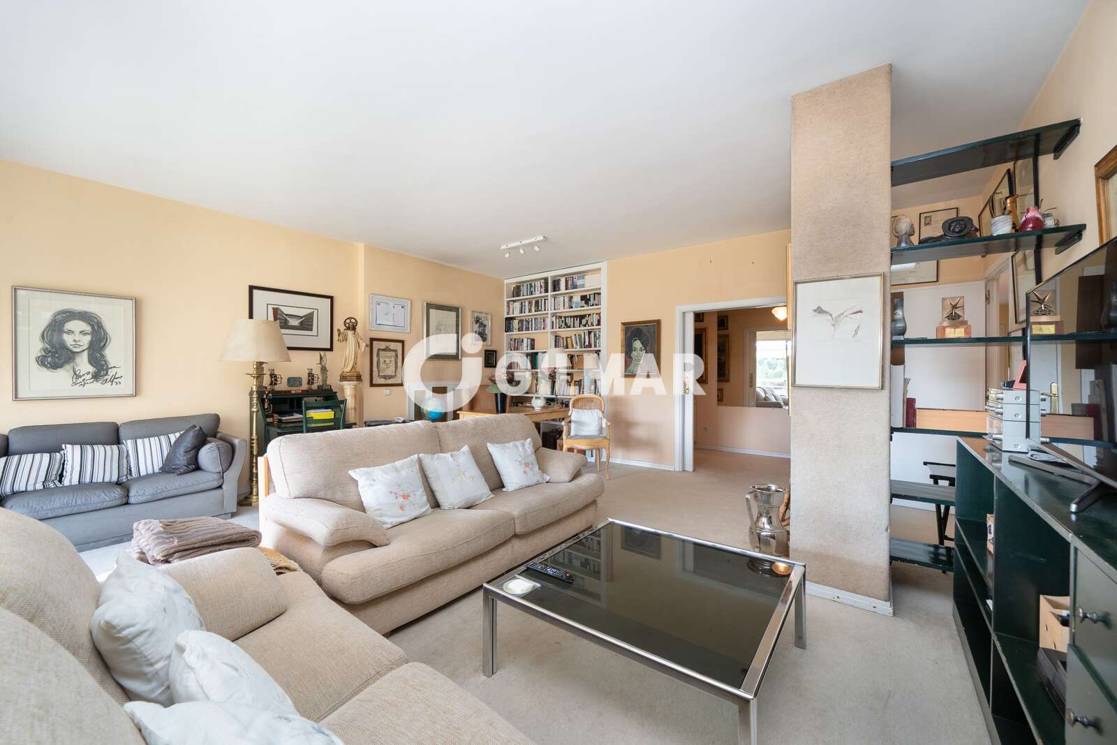 Property slider Gilmar