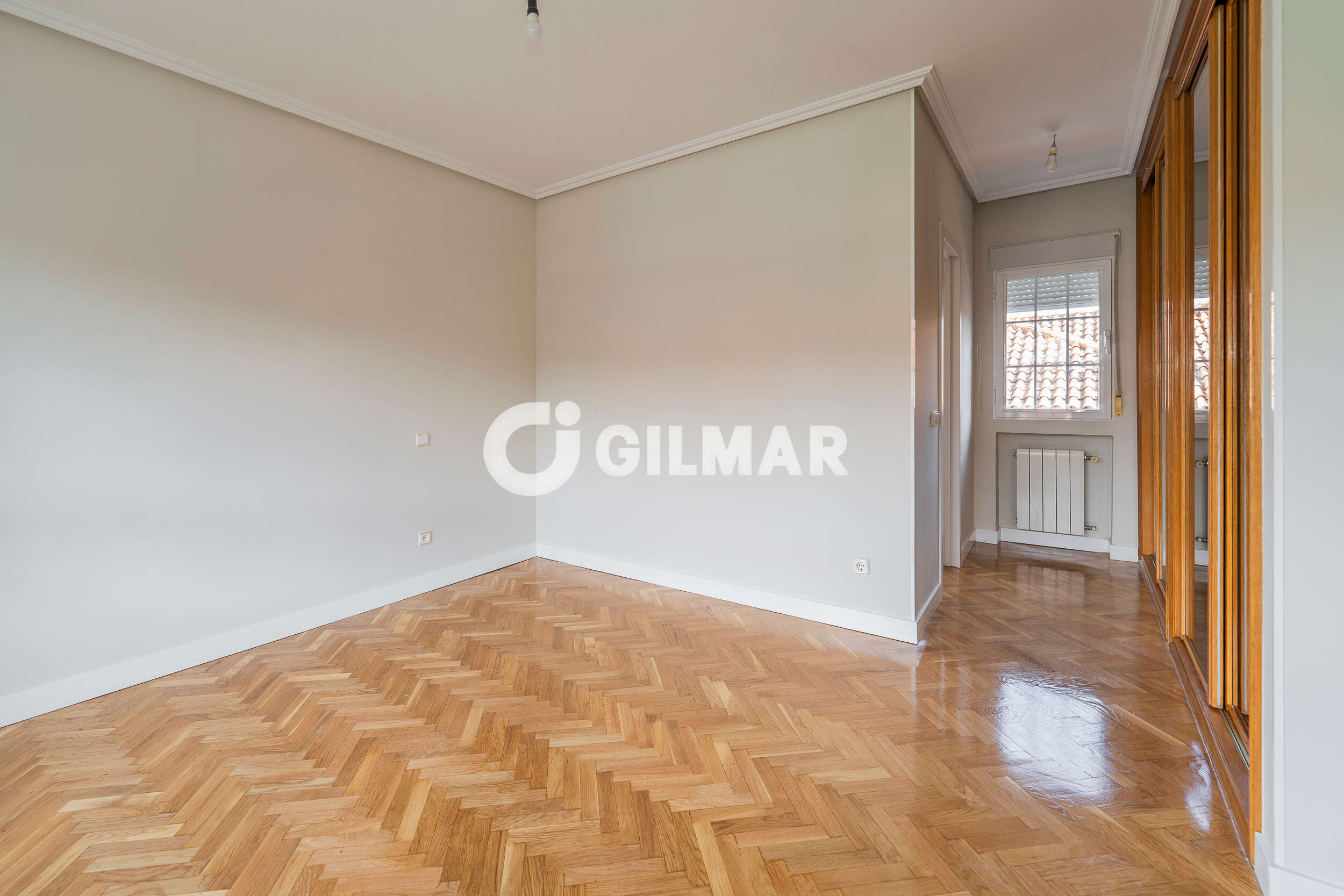 Photo of Semi-detached house