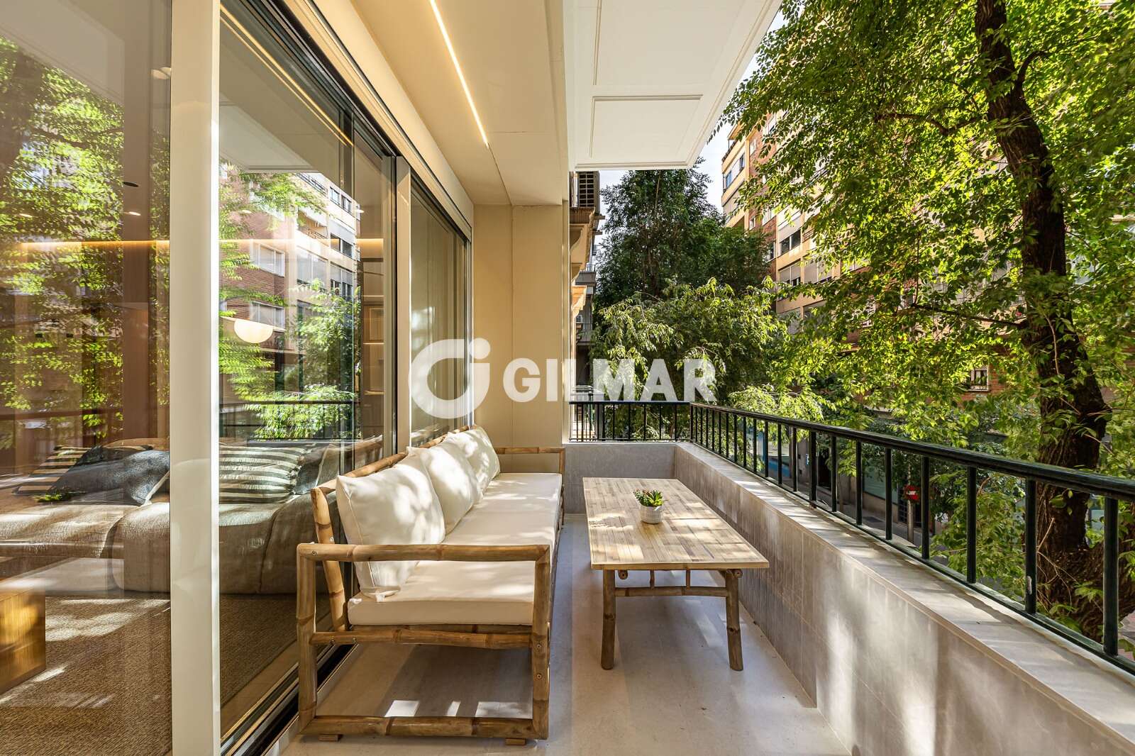 Property slider Gilmar
