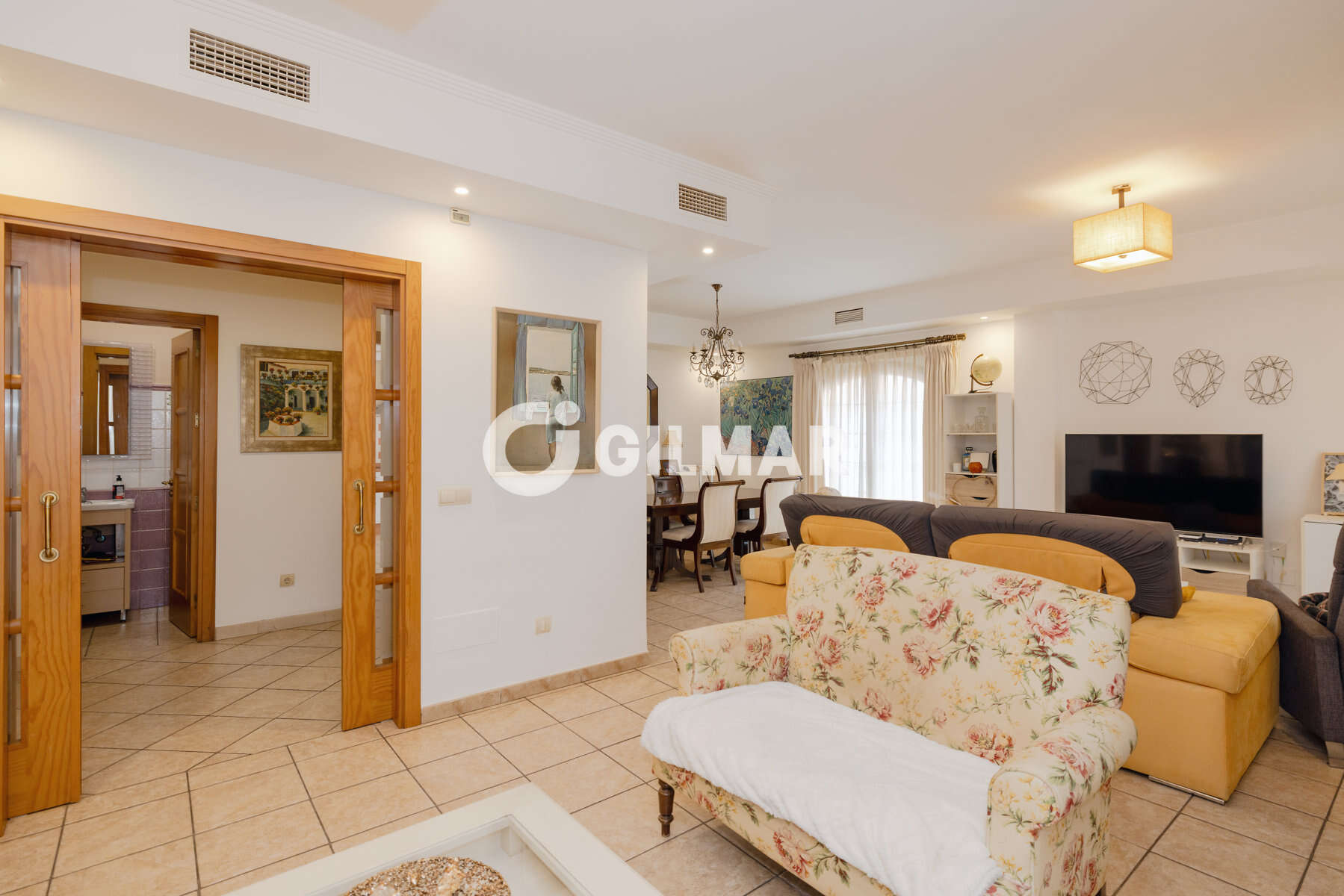Photo of Semi-detached house