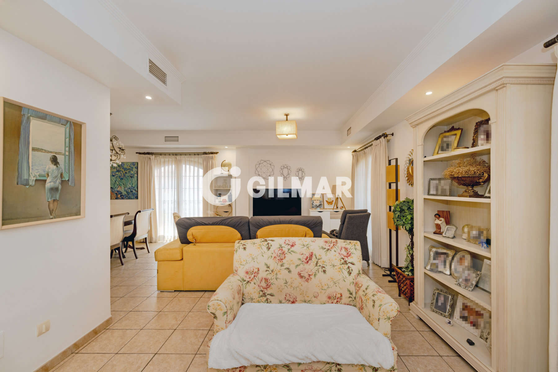 Photo of Semi-detached house