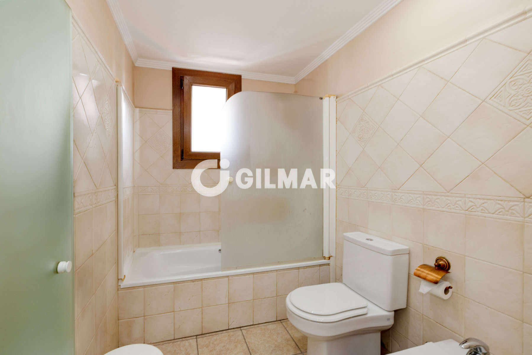 Photo of Semi-detached house