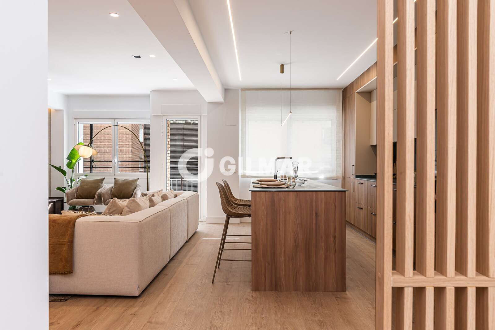 Property slider Gilmar