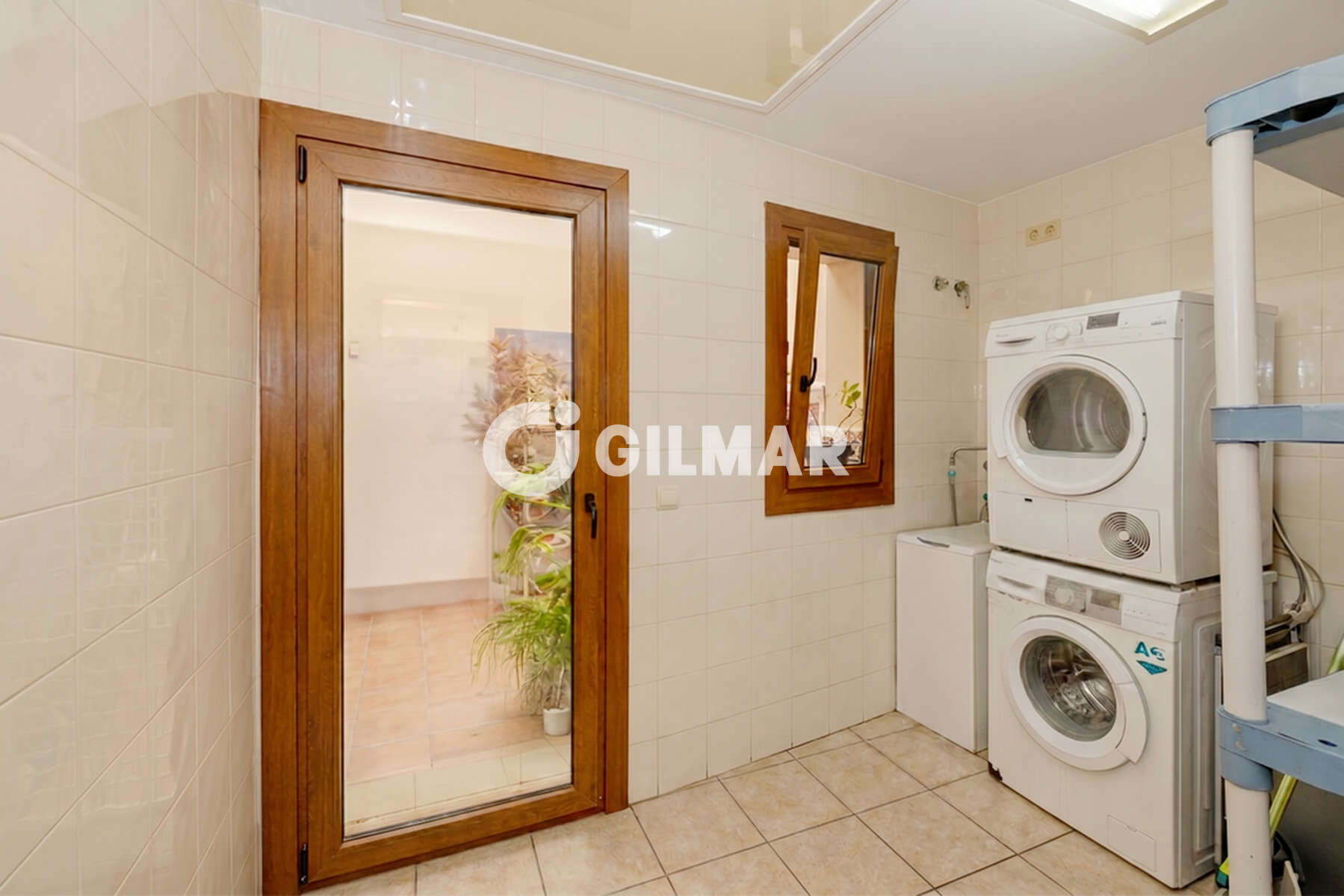 Photo of Semi-detached house