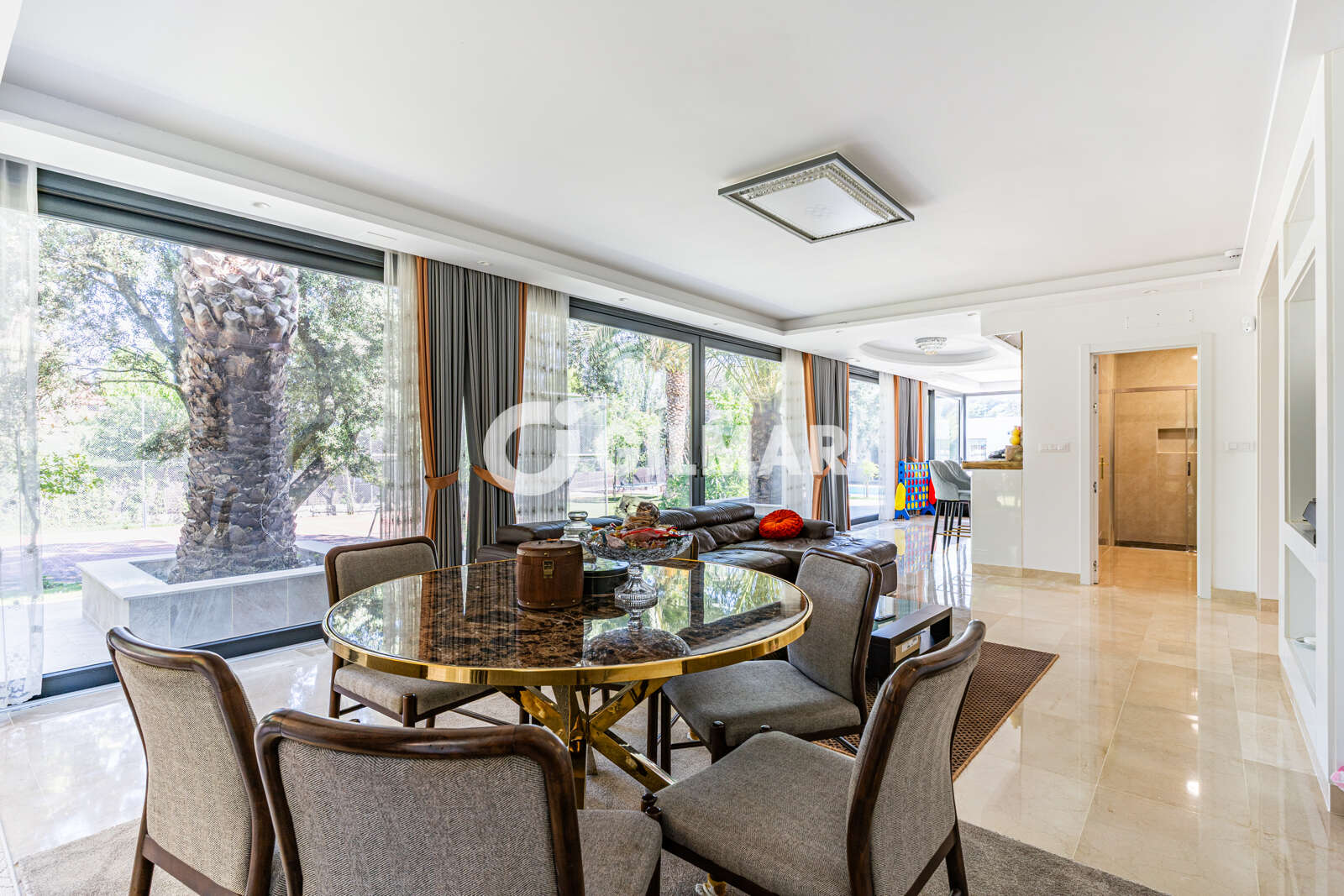 Property slider Gilmar