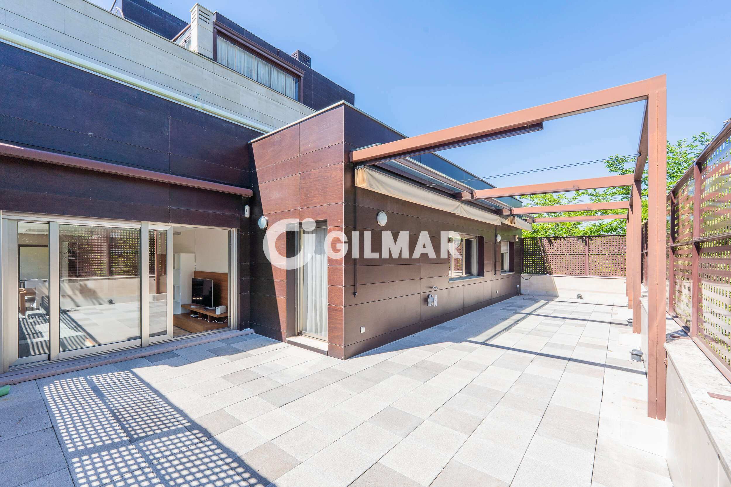 Piso · 342 m² · 5 dorm