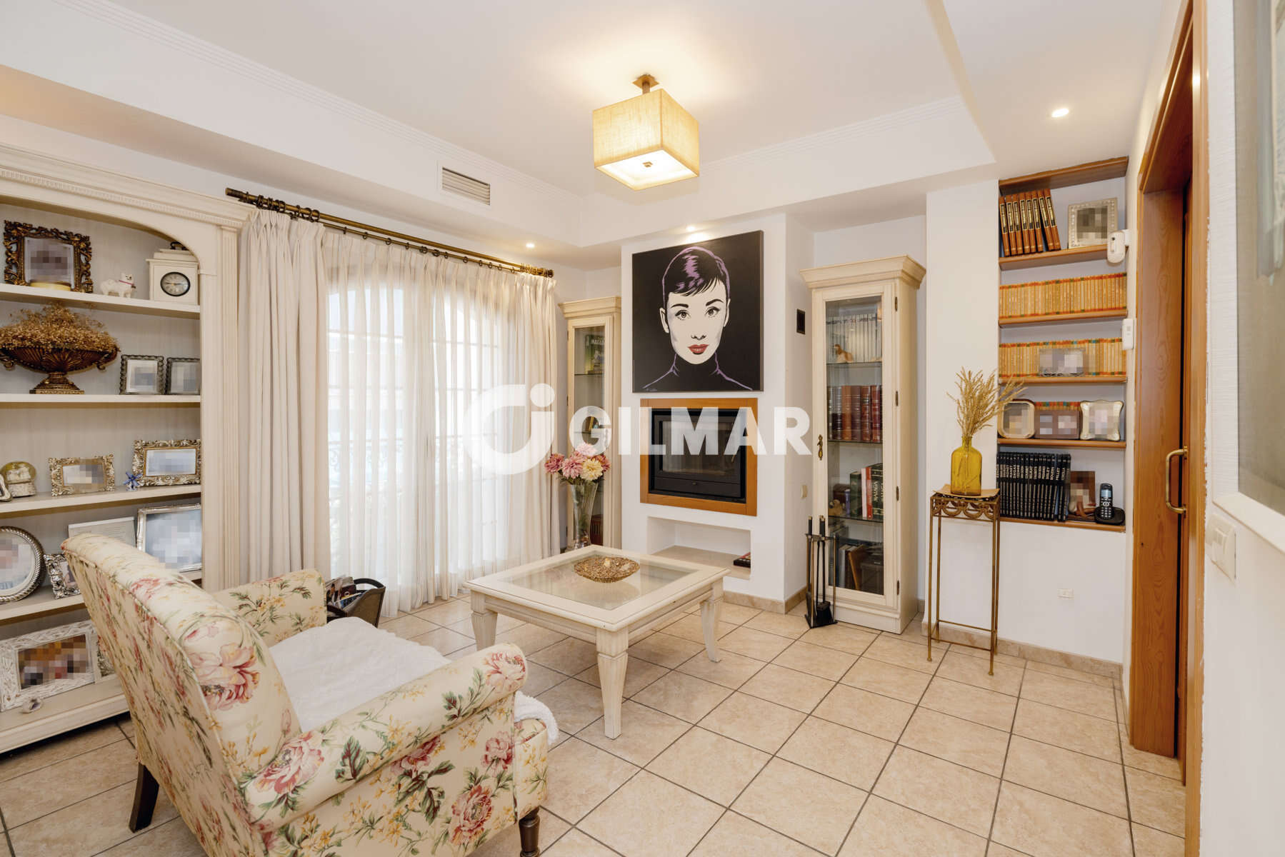 Photo of Semi-detached house