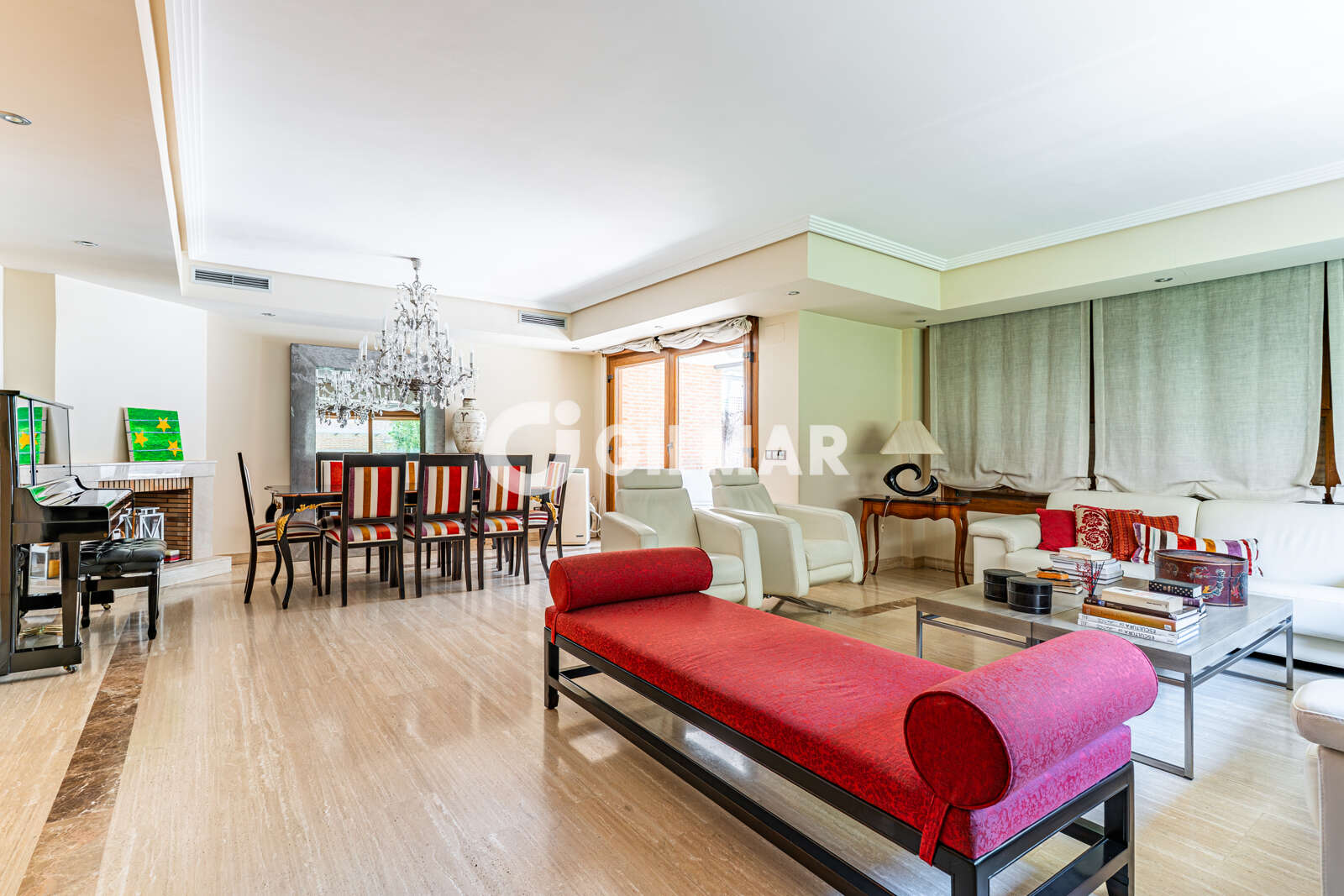 Property slider Gilmar
