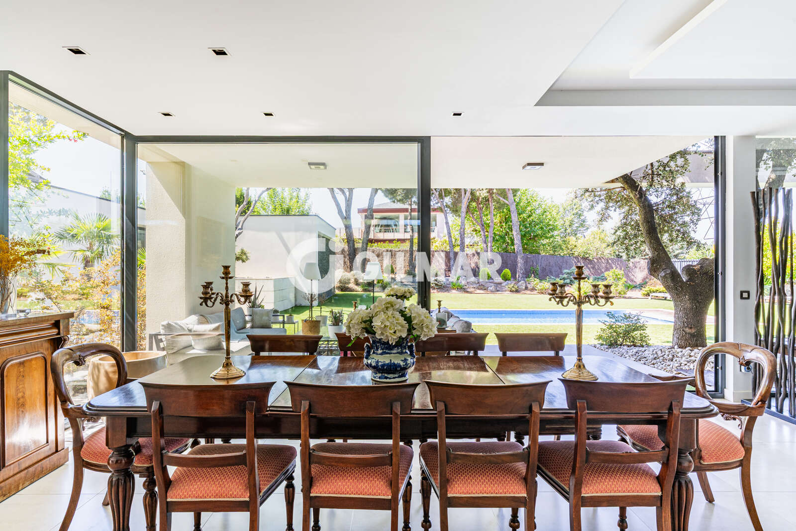 Property slider Gilmar