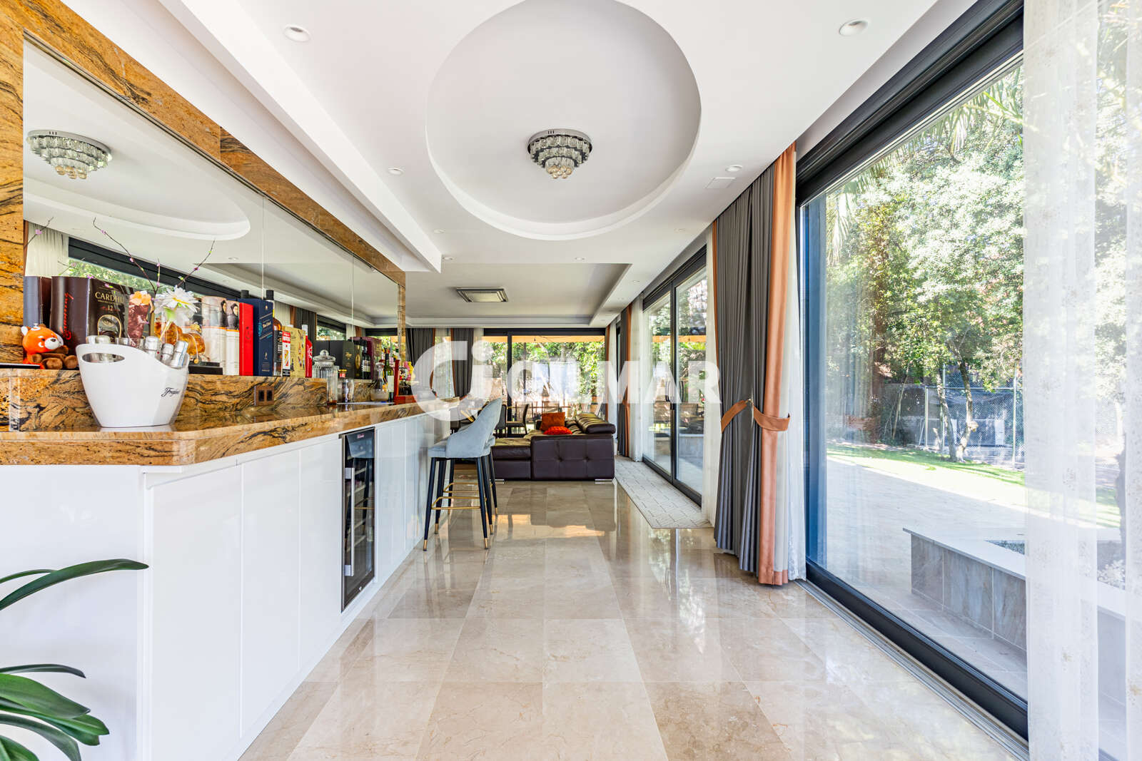 Property slider Gilmar