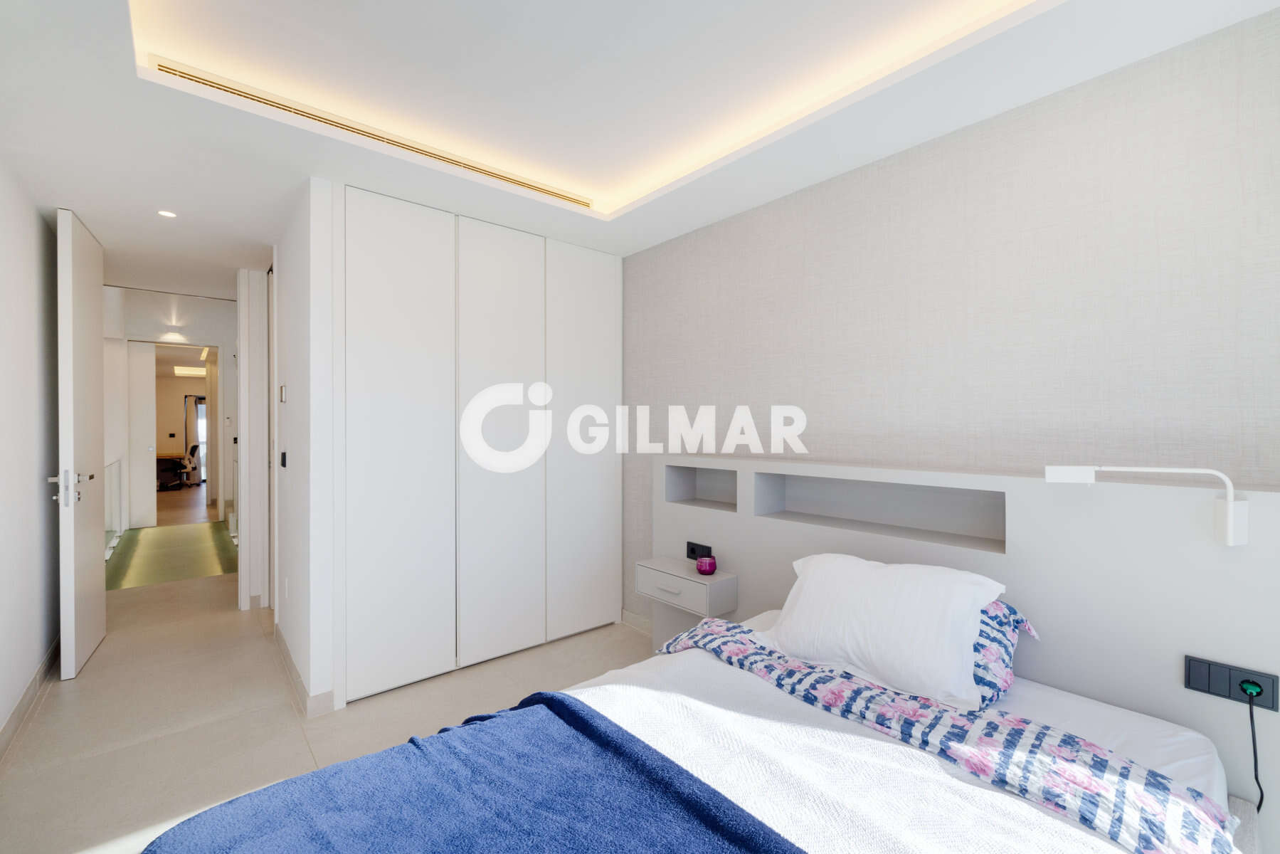 Photo of Semi-detached house