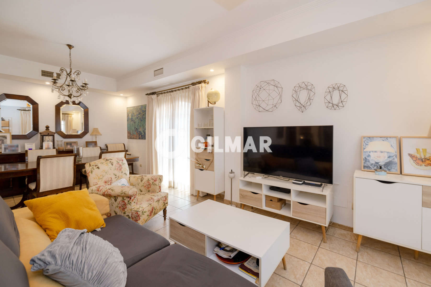 Photo of Semi-detached house