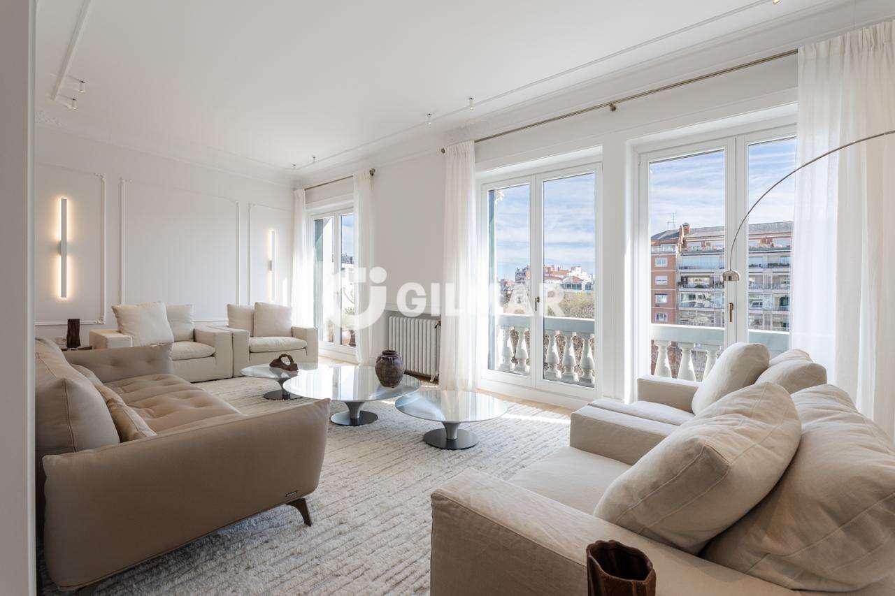 Piso · 261 m² · 4 dorm