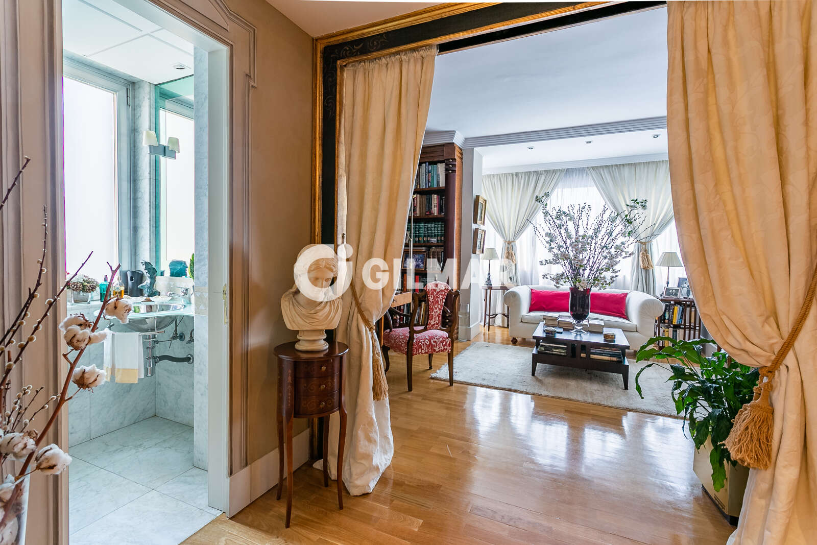 Property slider Gilmar