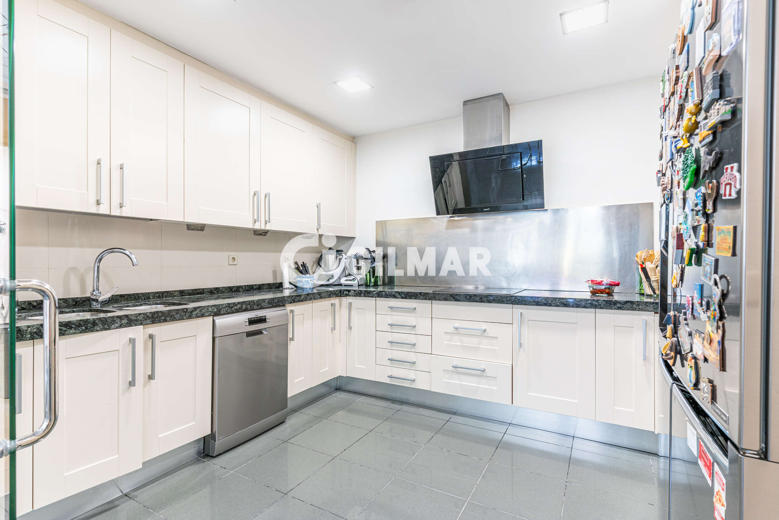 Photo of Semi-detached house