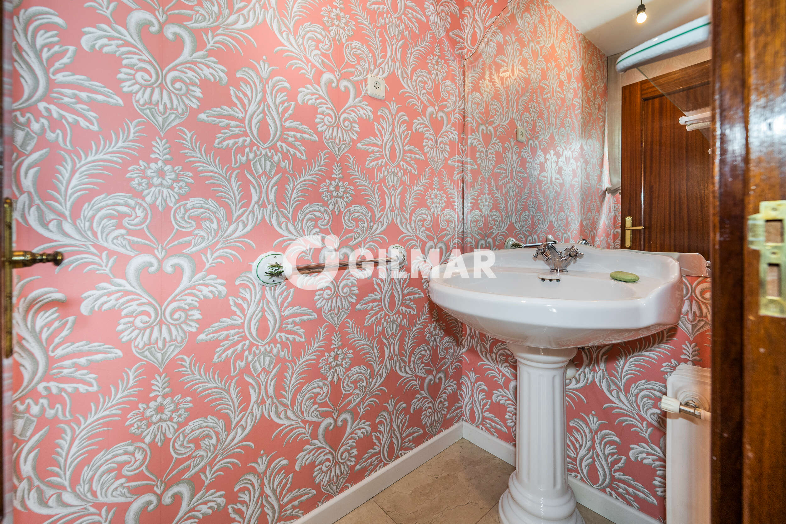 Photo of Semi-detached house