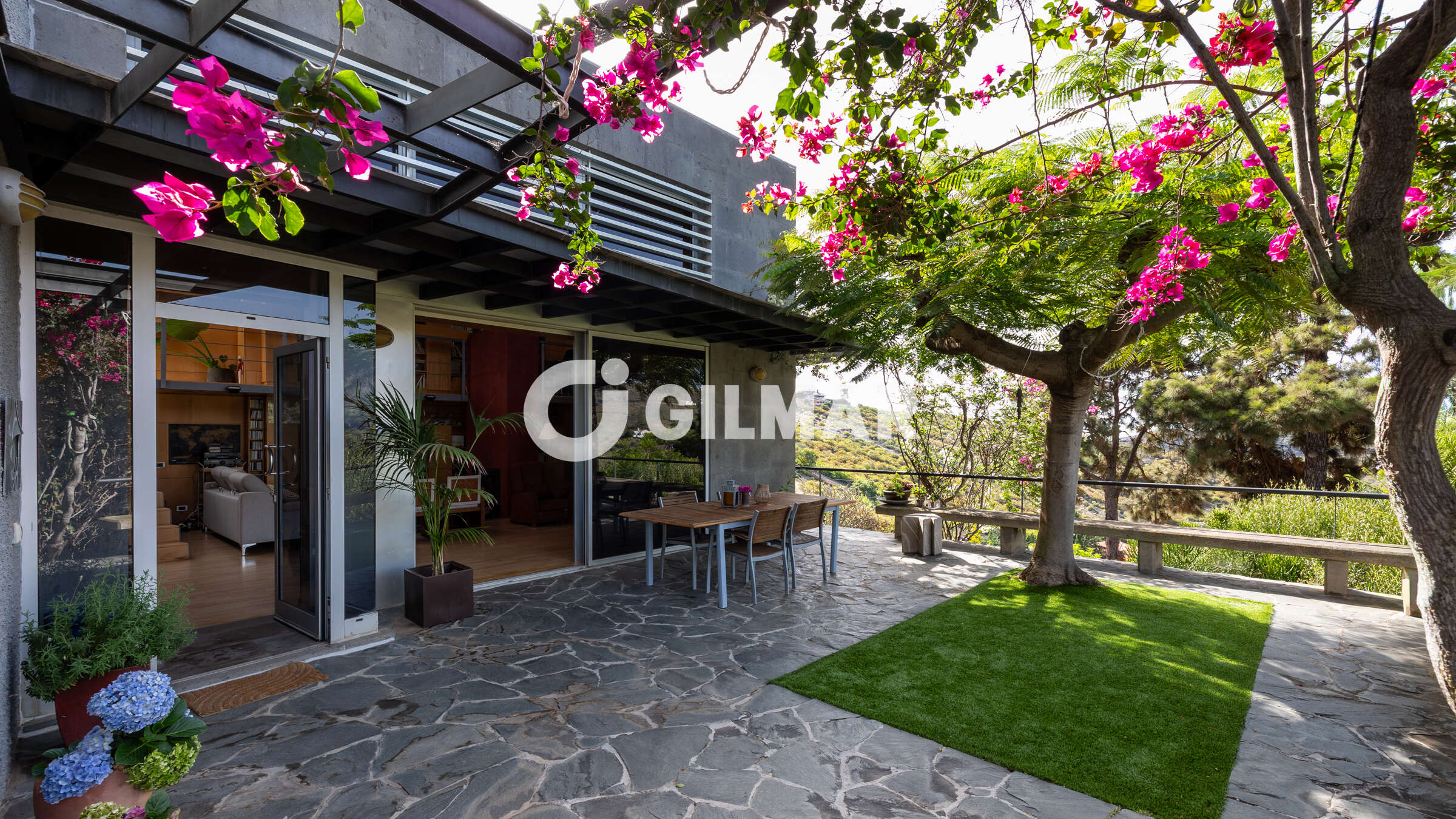 Villa Accommodation in Las Palmas de Gran Canaria