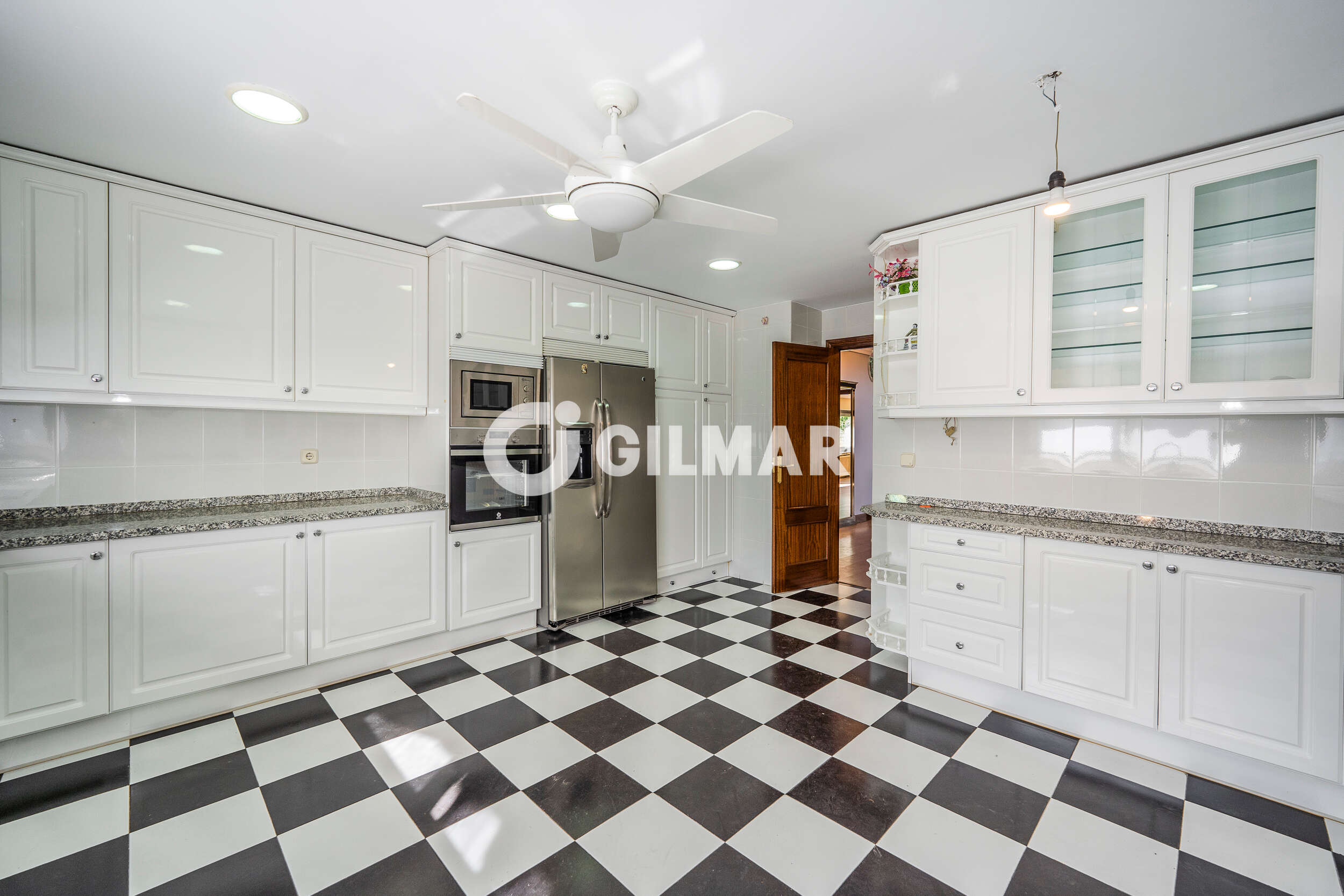 Photo of Semi-detached house