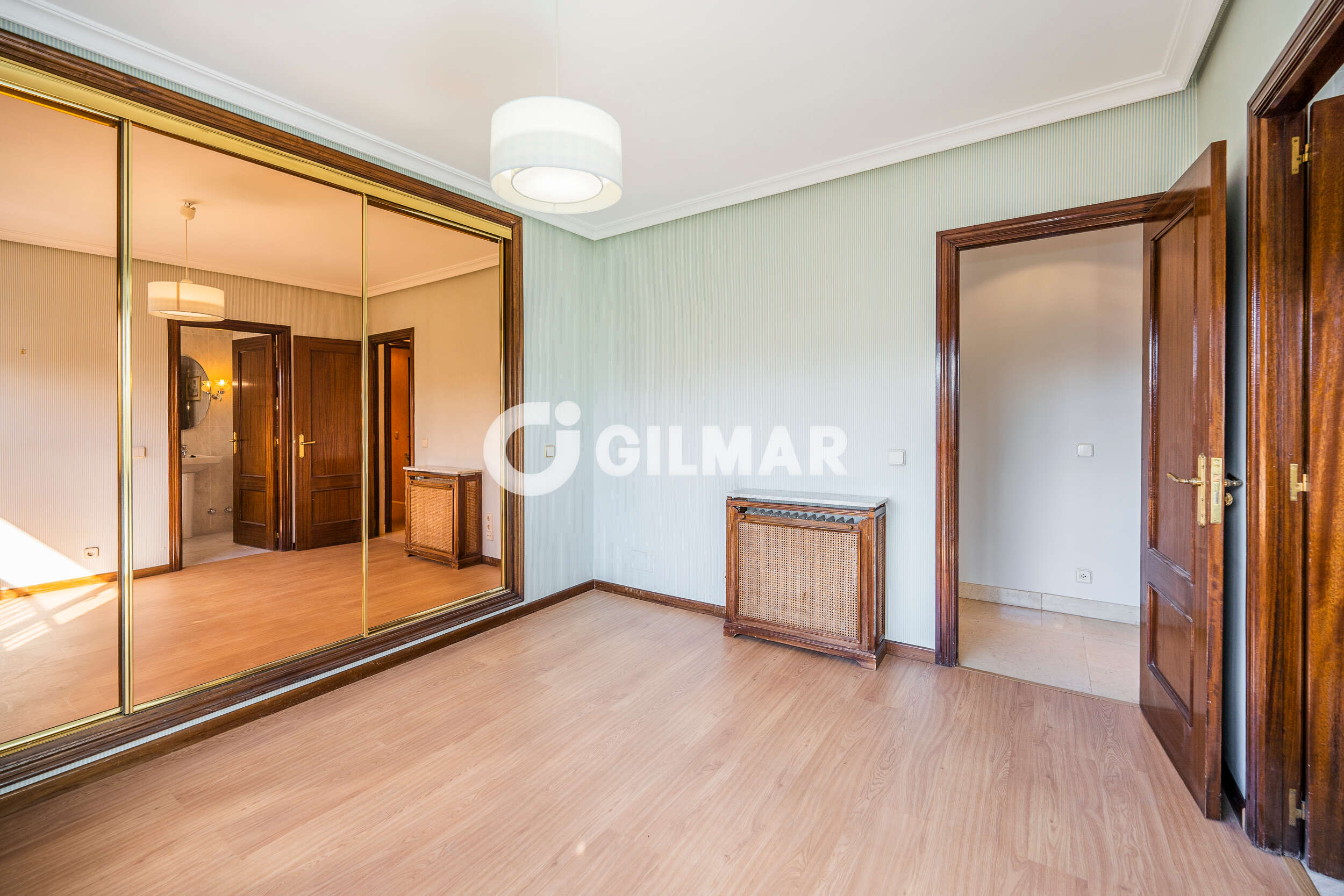 Photo of Semi-detached house