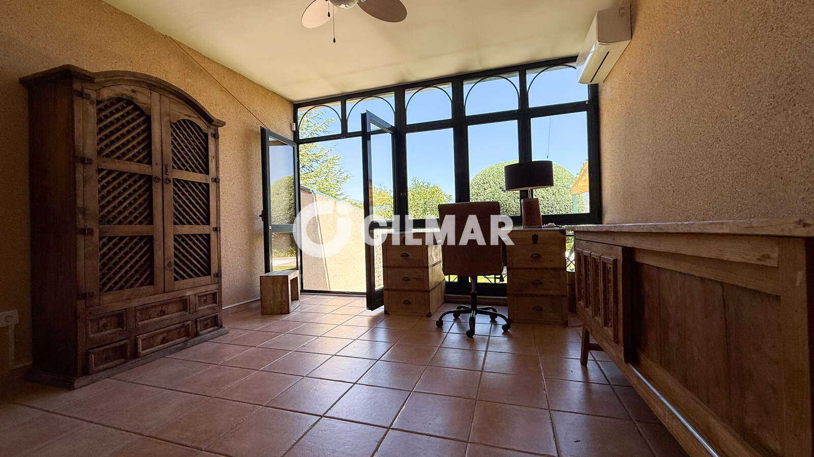 Property slider Gilmar