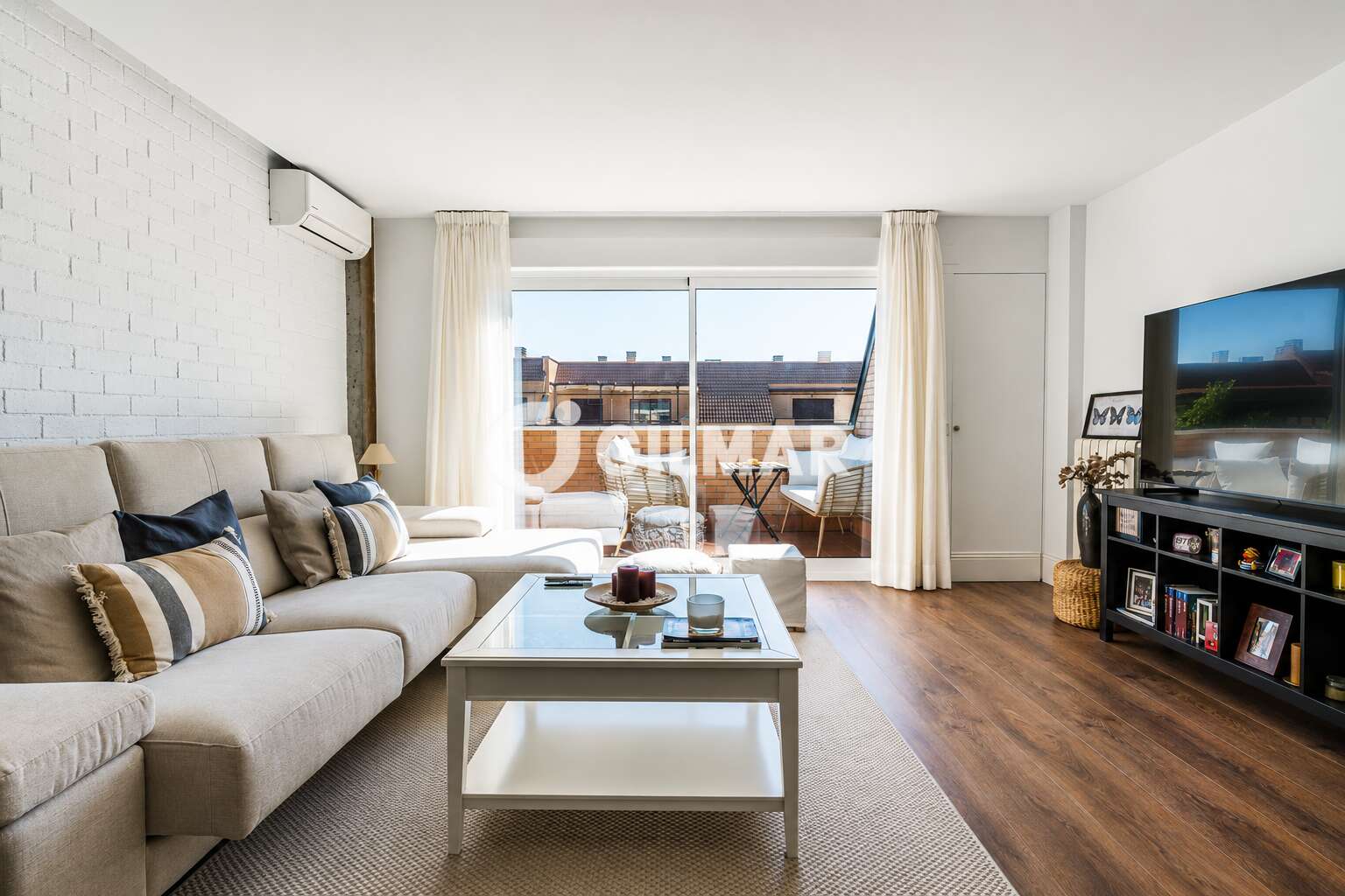 Property slider Gilmar
