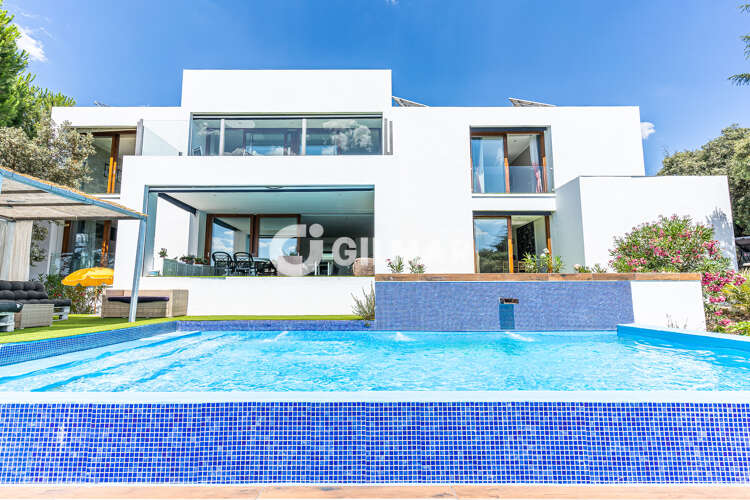 Chalet Independiente en venta en Valdemorillo – Madrid | Gilmar