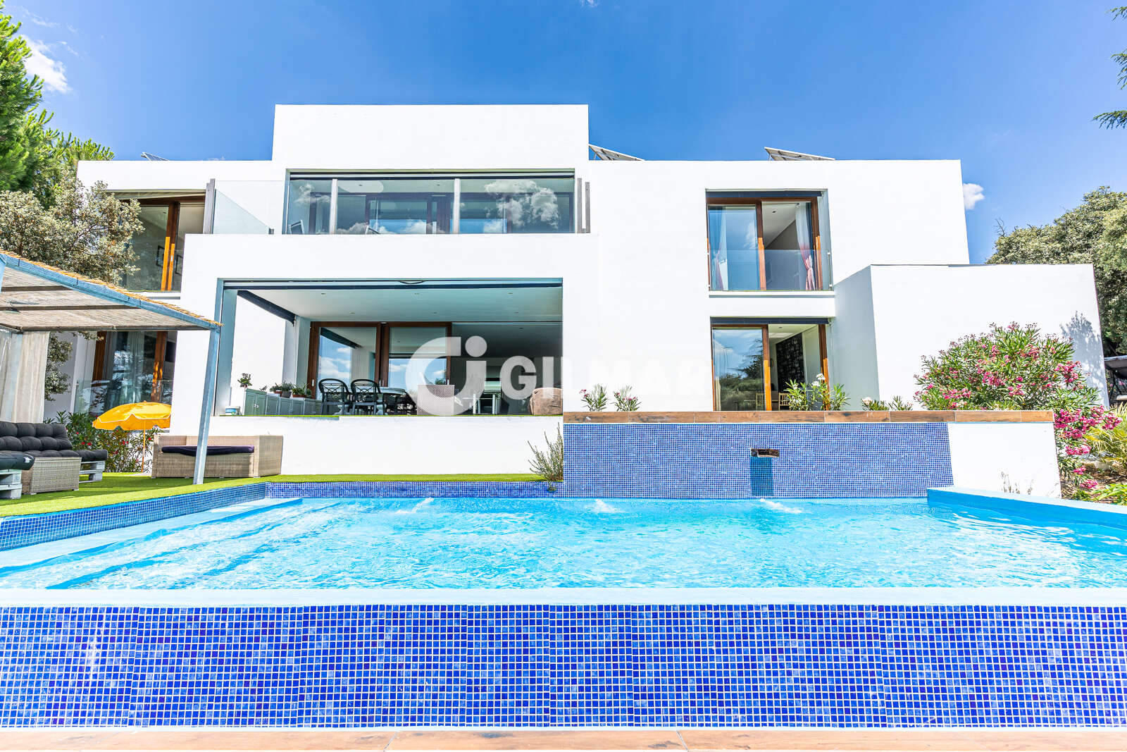 Property slider Gilmar