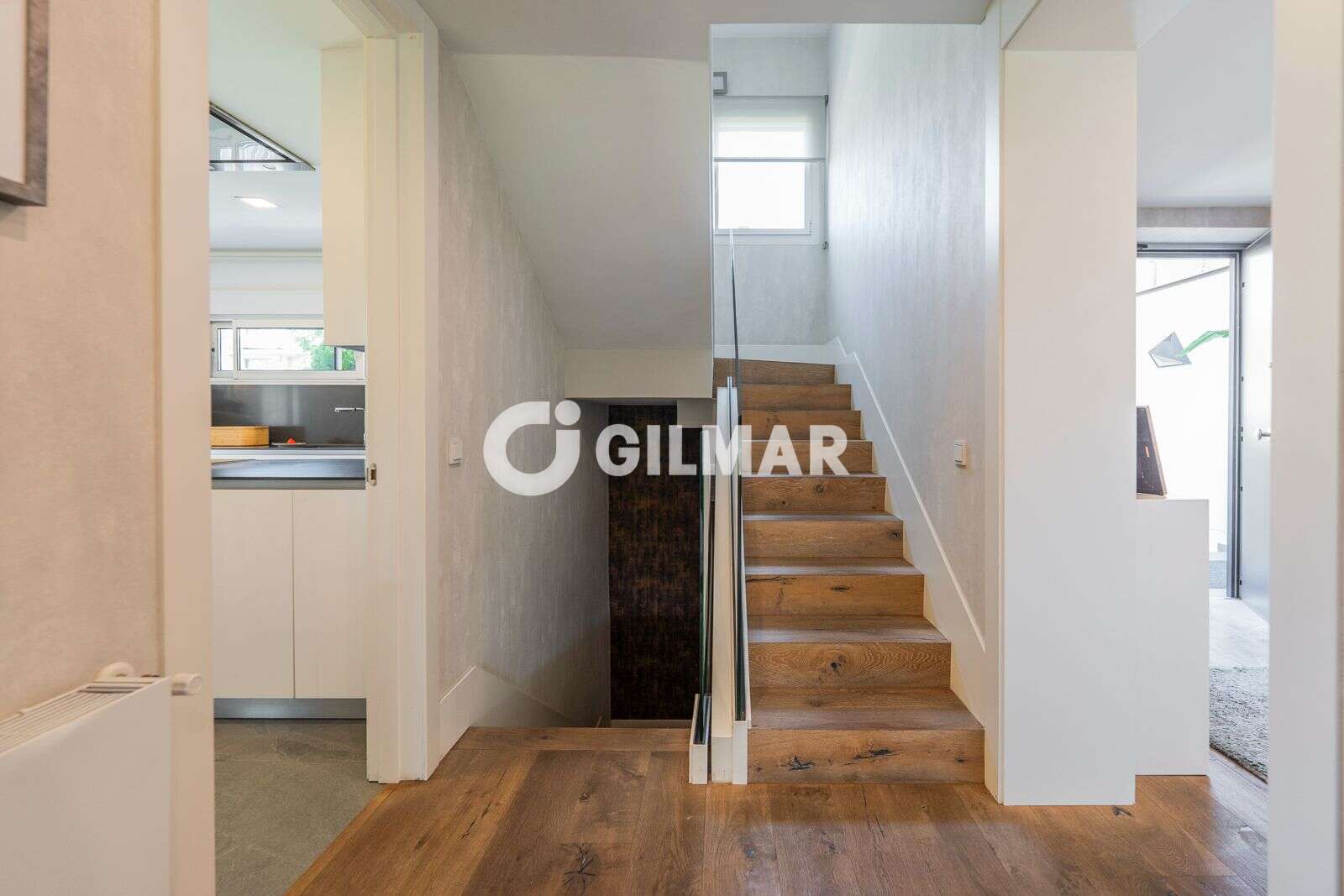 Photo of Semi-detached house