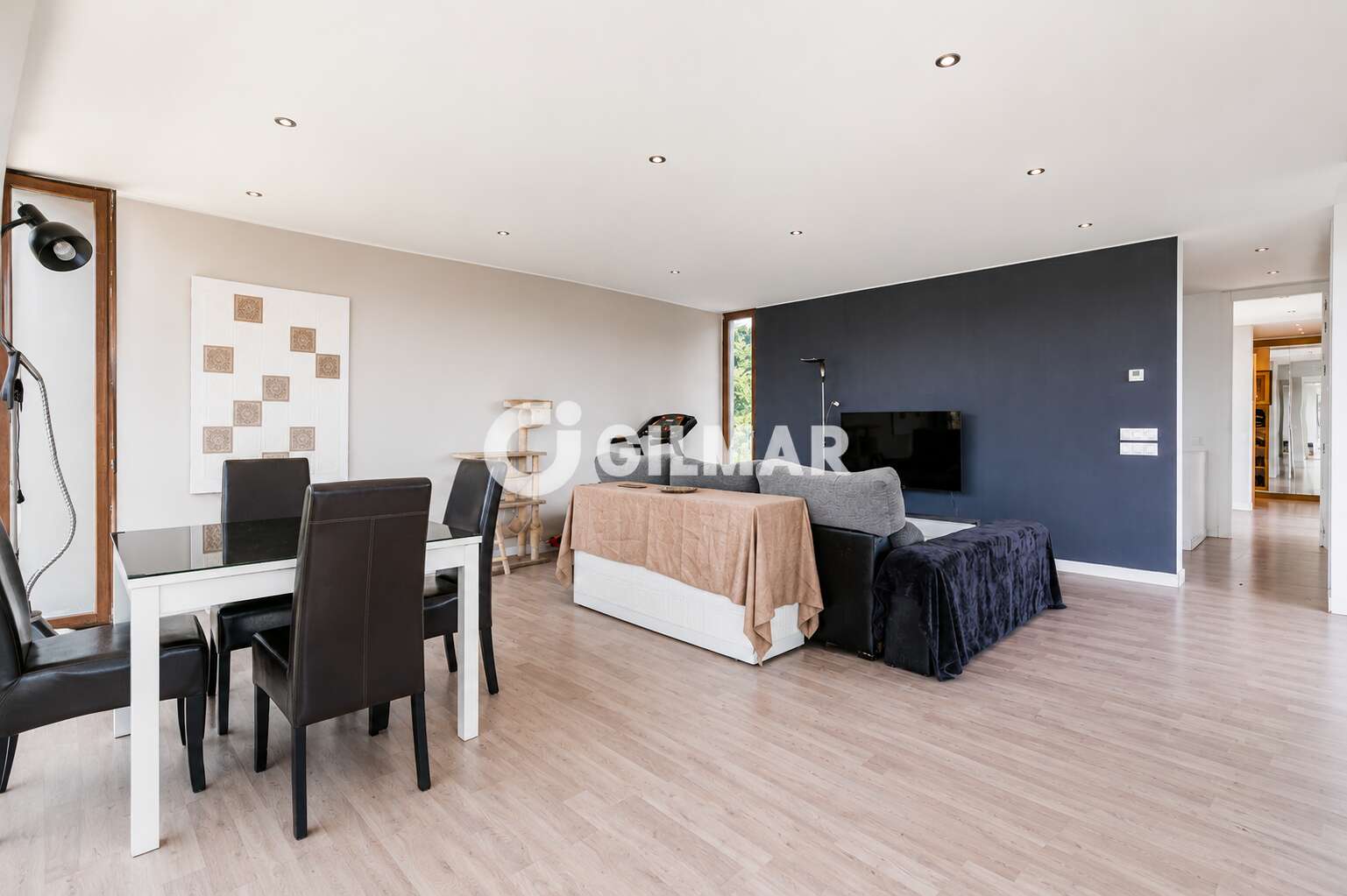 Property slider Gilmar