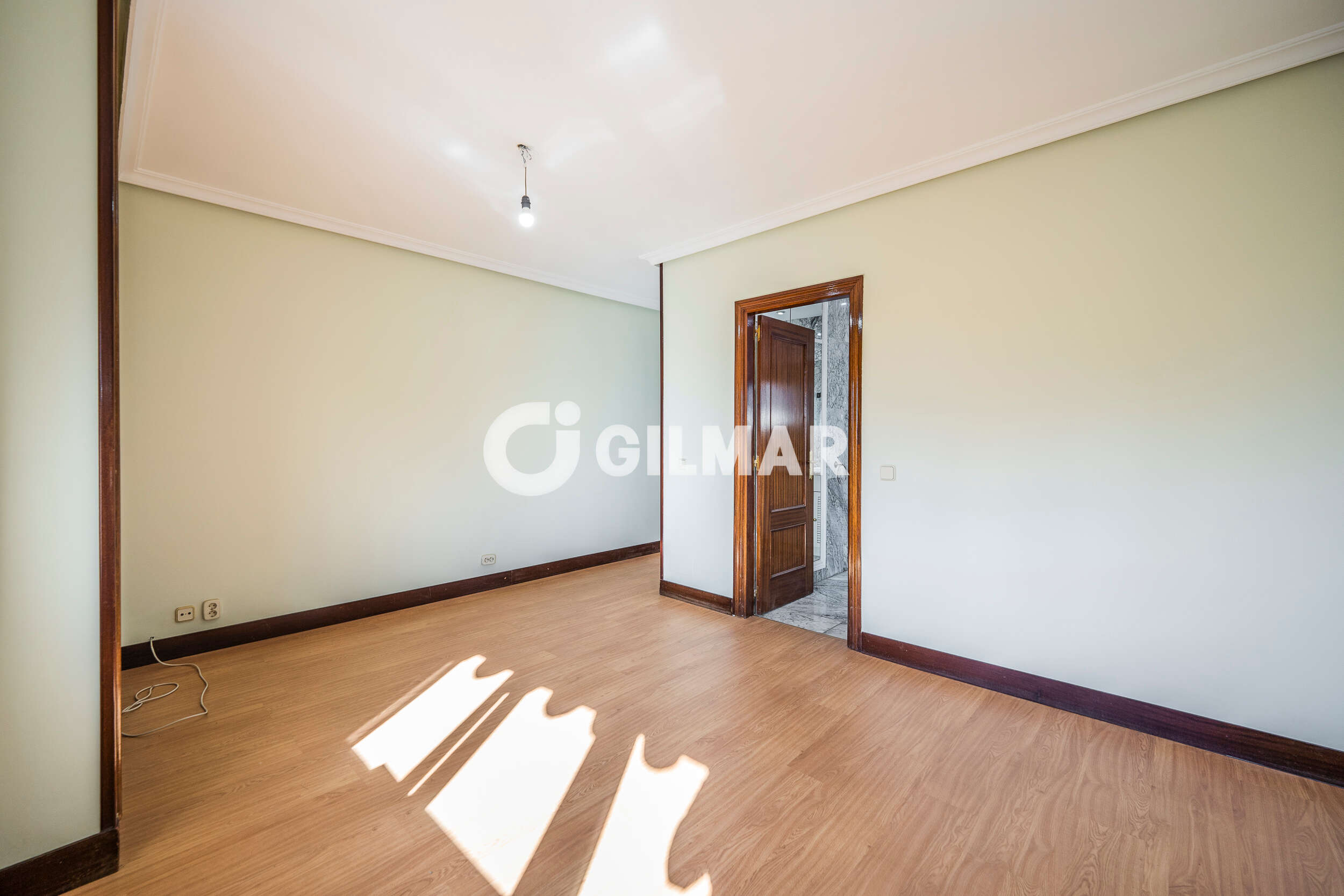 Photo of Semi-detached house